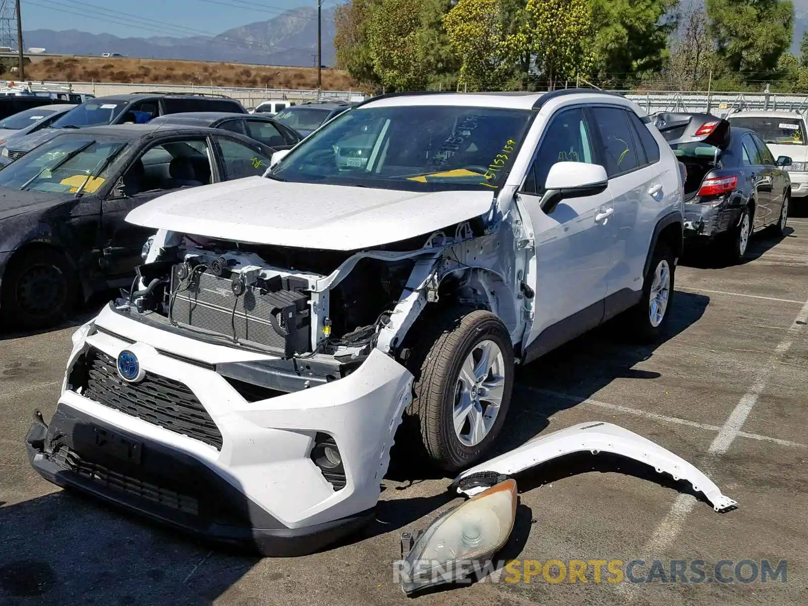 2 Photograph of a damaged car 2T3RWRFV2KW015207 TOYOTA RAV4 XLE 2019