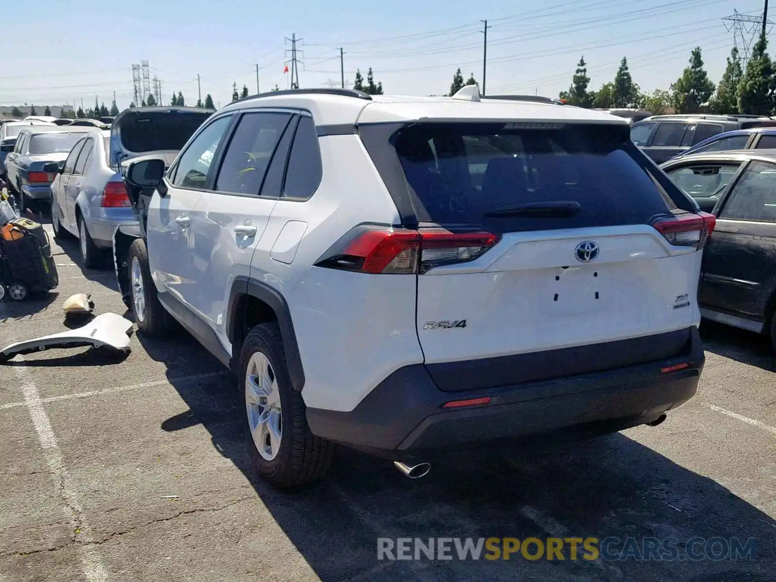 3 Photograph of a damaged car 2T3RWRFV2KW015207 TOYOTA RAV4 XLE 2019