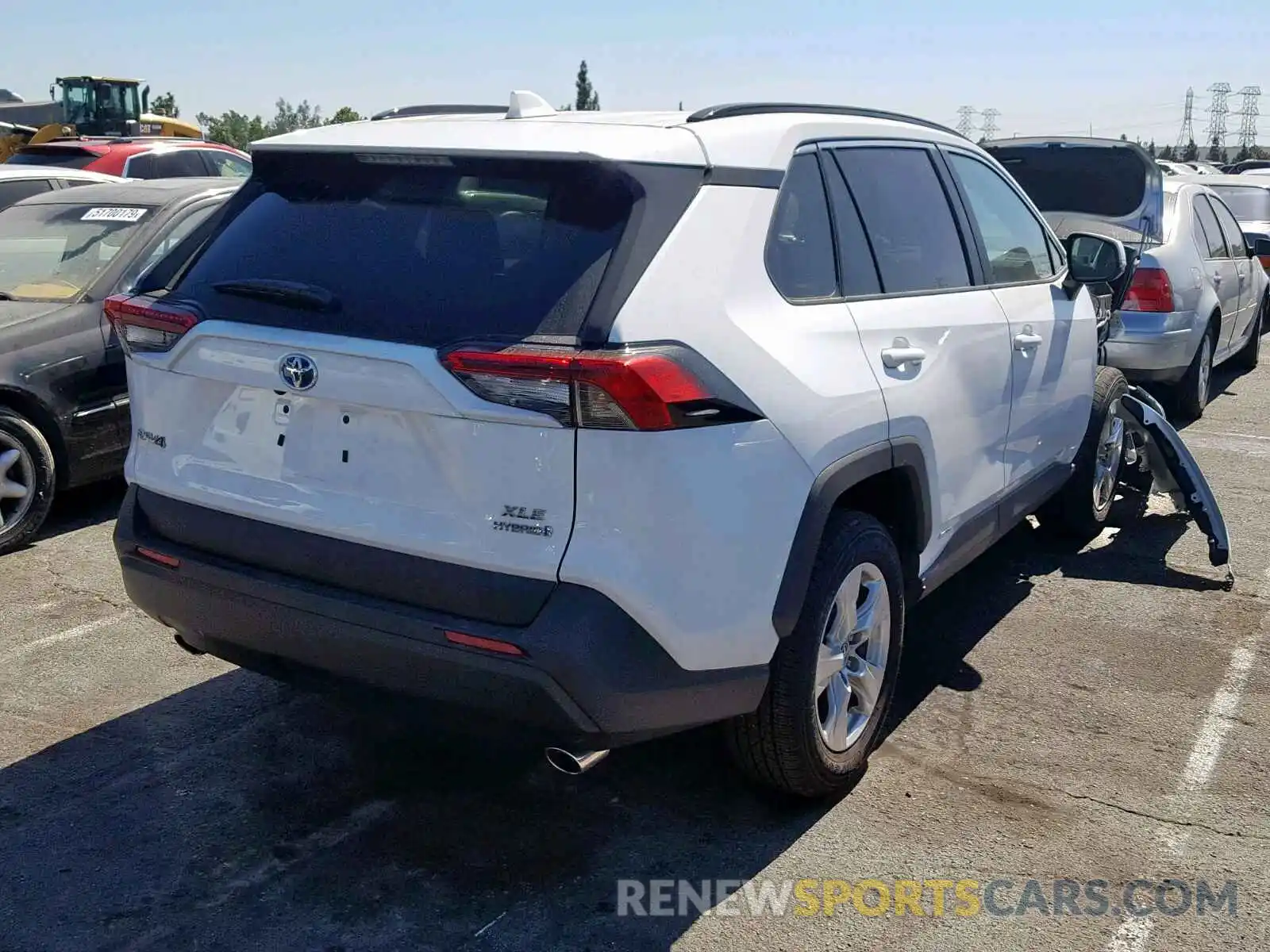 4 Photograph of a damaged car 2T3RWRFV2KW015207 TOYOTA RAV4 XLE 2019