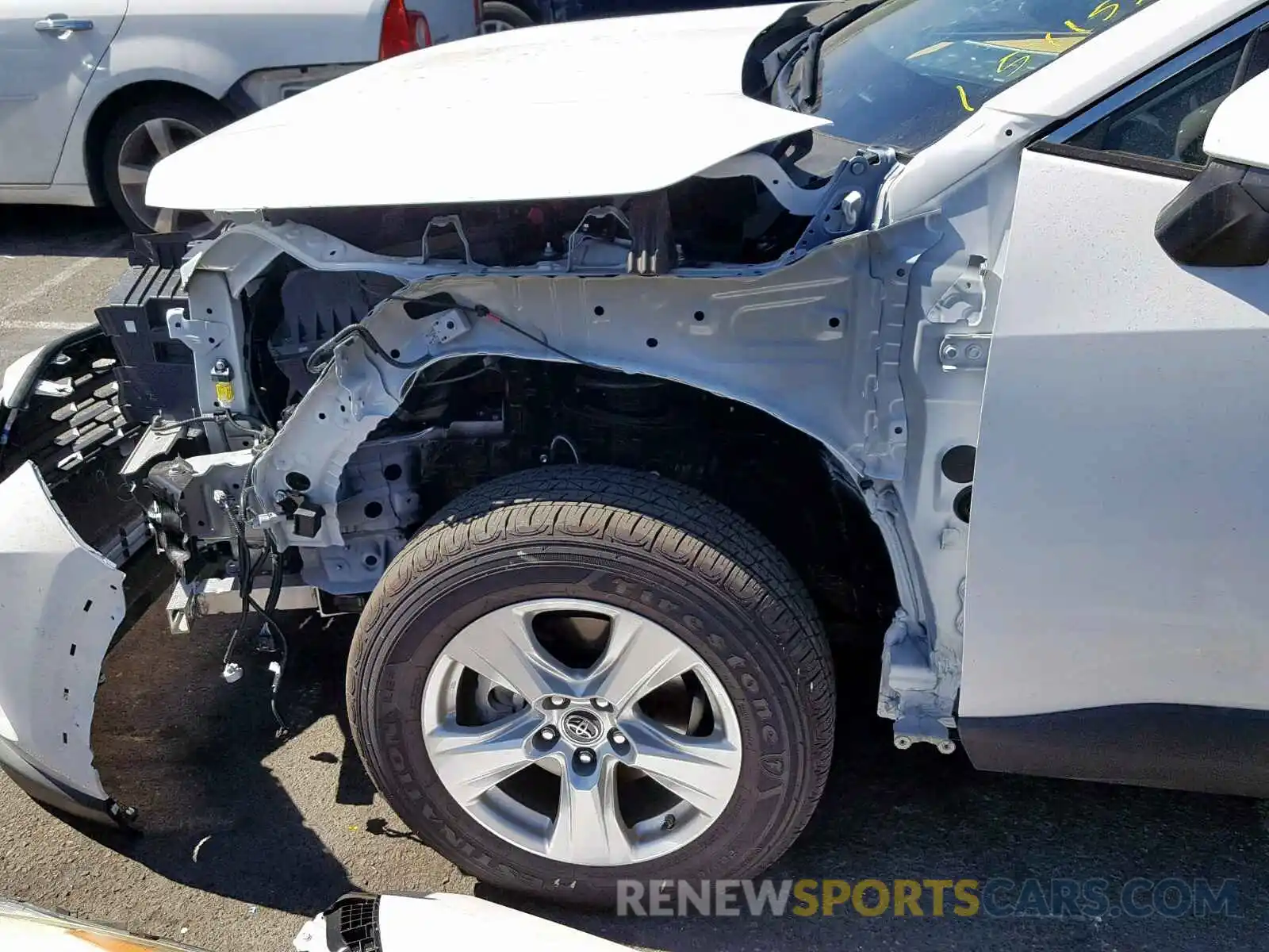 9 Photograph of a damaged car 2T3RWRFV2KW015207 TOYOTA RAV4 XLE 2019