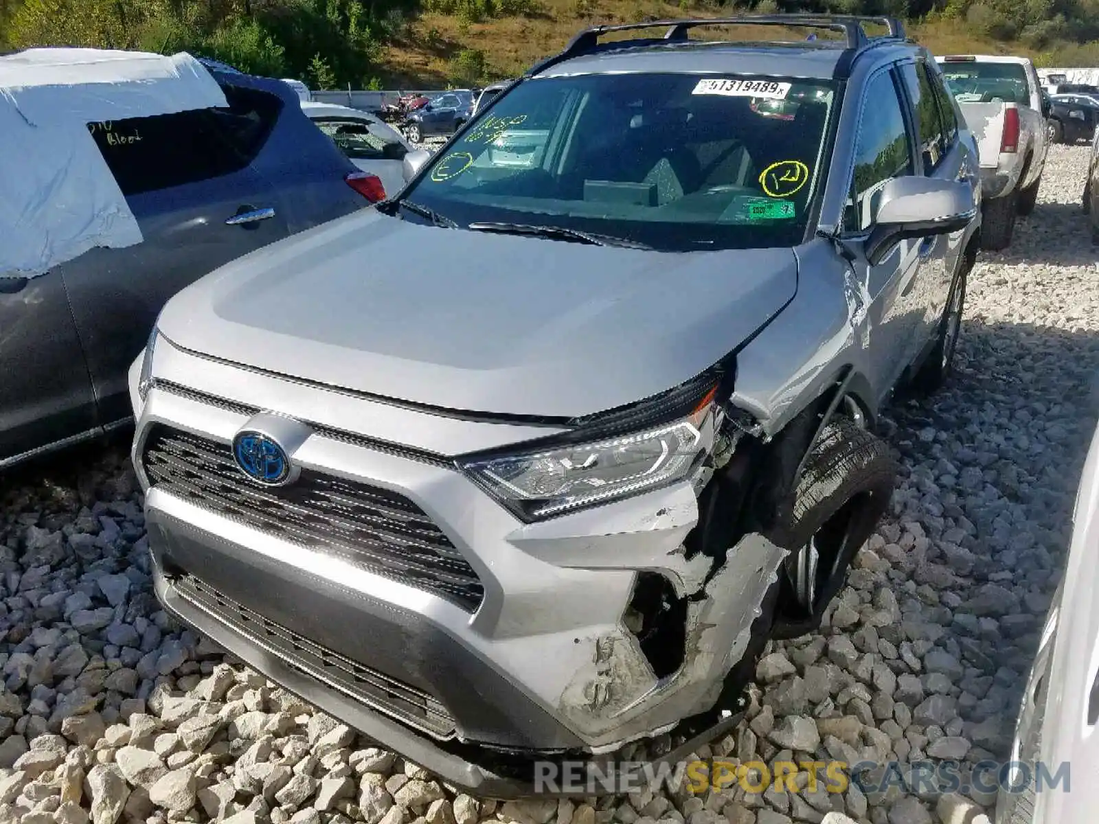 2 Photograph of a damaged car 2T3RWRFV4KW016150 TOYOTA RAV4 XLE 2019