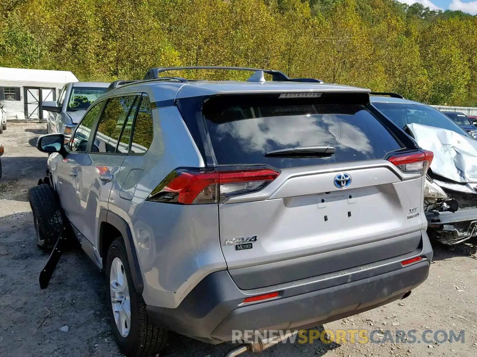 3 Photograph of a damaged car 2T3RWRFV4KW016150 TOYOTA RAV4 XLE 2019