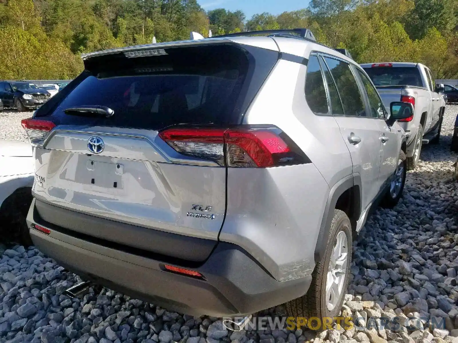 4 Photograph of a damaged car 2T3RWRFV4KW016150 TOYOTA RAV4 XLE 2019