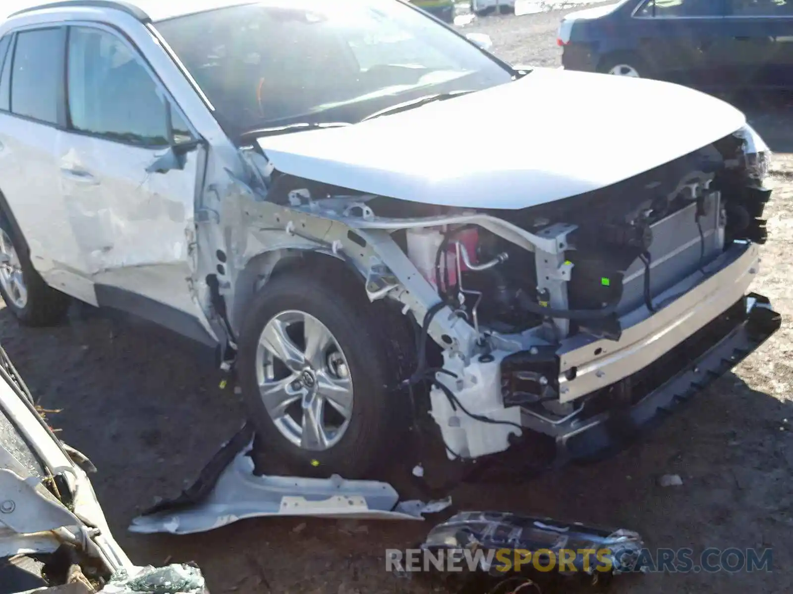 9 Photograph of a damaged car 2T3RWRFV4KW034289 TOYOTA RAV4 XLE 2019