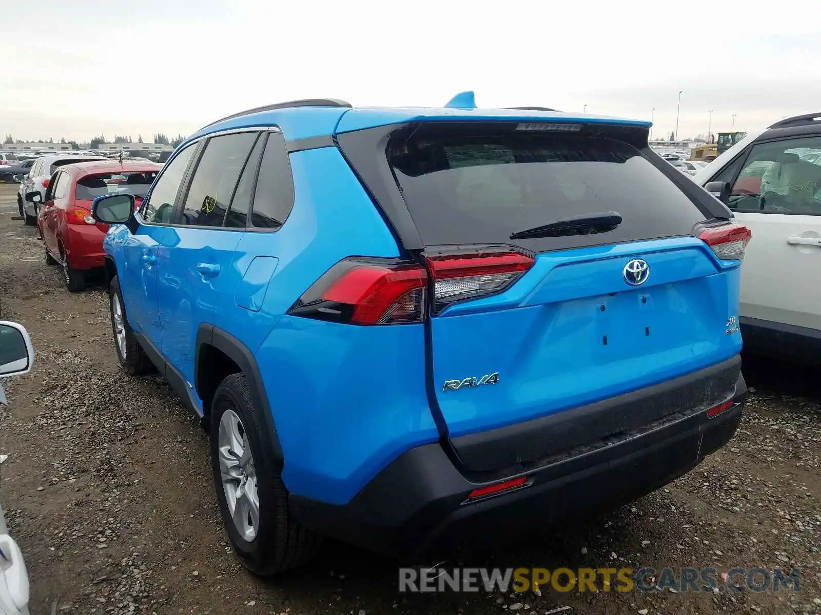 3 Photograph of a damaged car 2T3RWRFV5KW019509 TOYOTA RAV4 XLE 2019