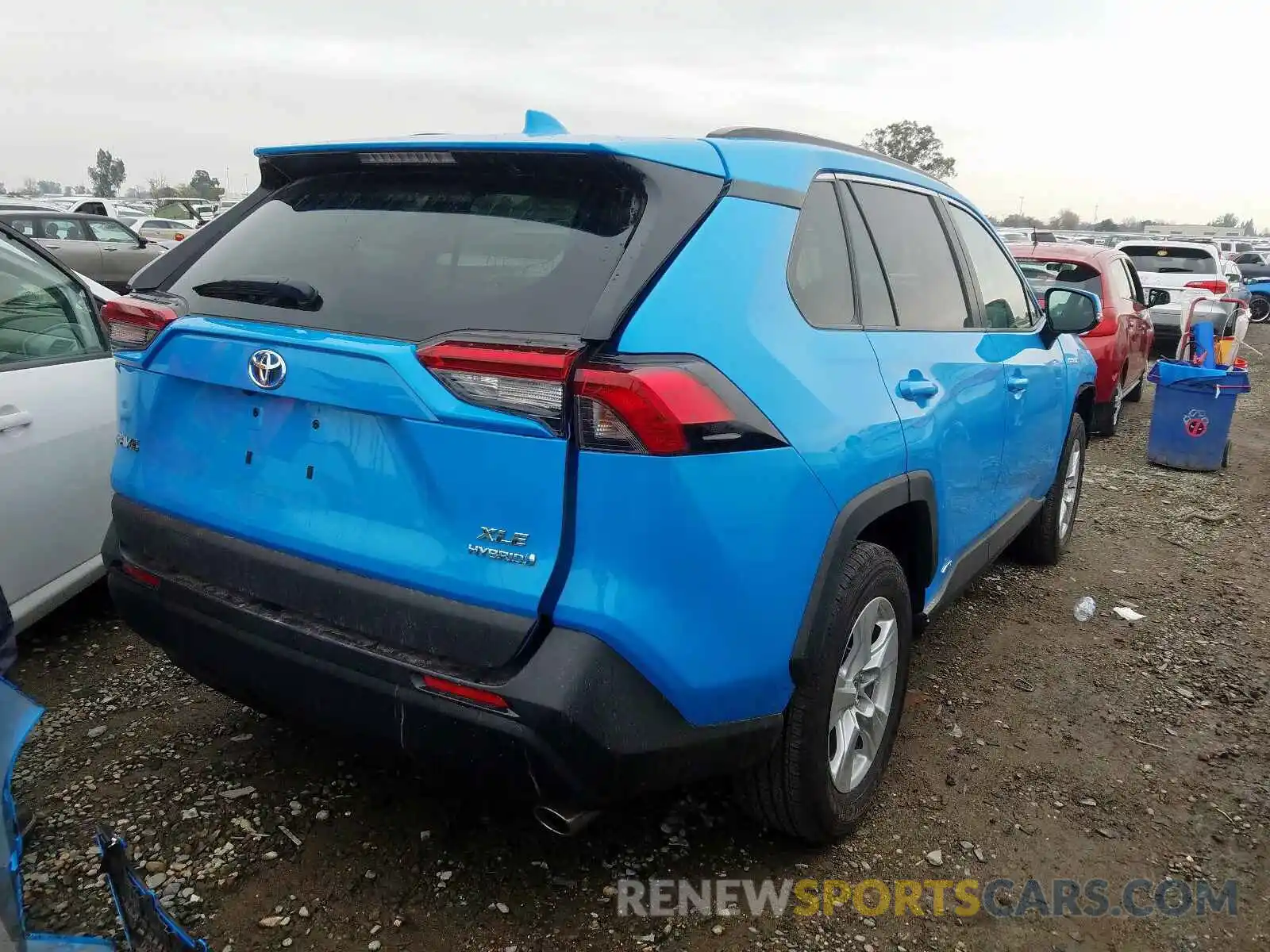 4 Photograph of a damaged car 2T3RWRFV5KW019509 TOYOTA RAV4 XLE 2019