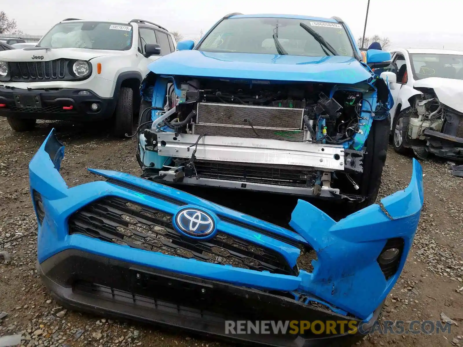 9 Photograph of a damaged car 2T3RWRFV5KW019509 TOYOTA RAV4 XLE 2019