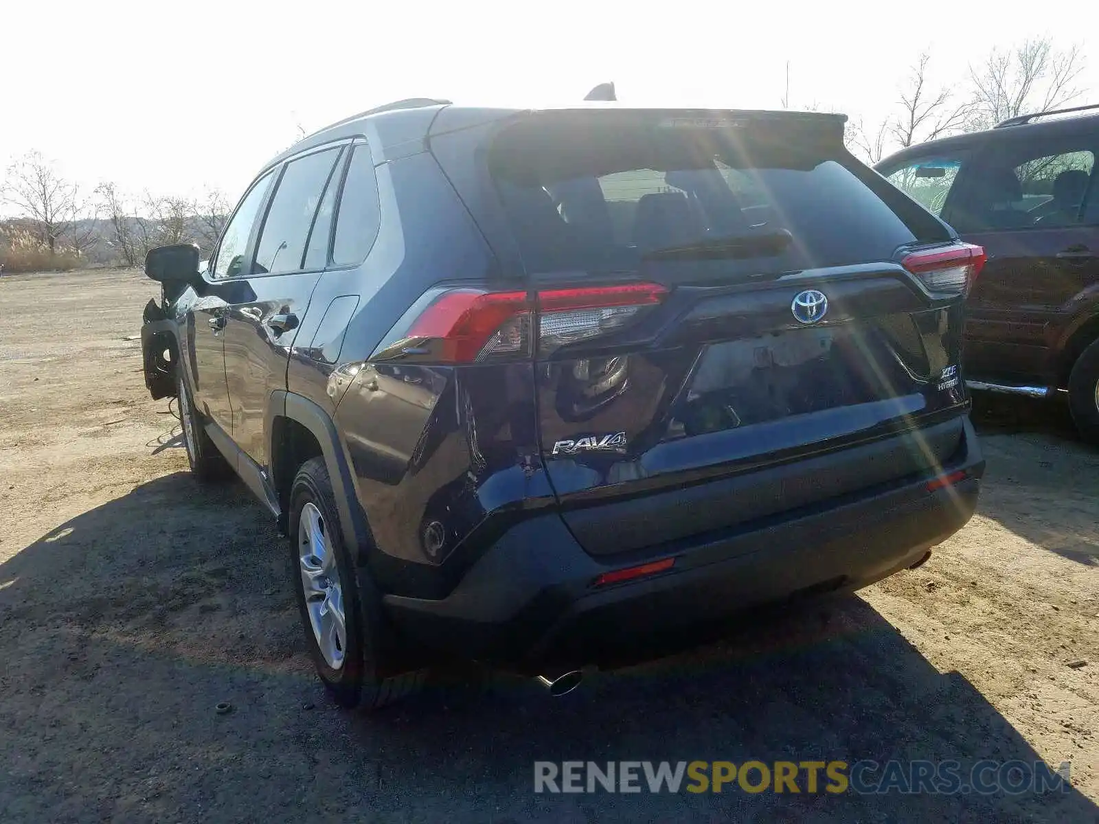 3 Photograph of a damaged car 2T3RWRFV5KW039033 TOYOTA RAV4 XLE 2019