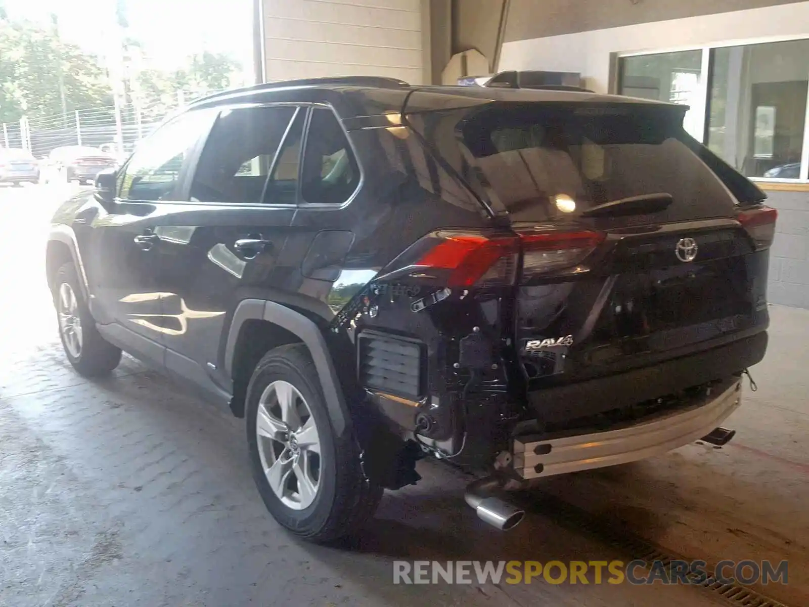 3 Photograph of a damaged car 2T3RWRFVXKW019179 TOYOTA RAV4 XLE 2019