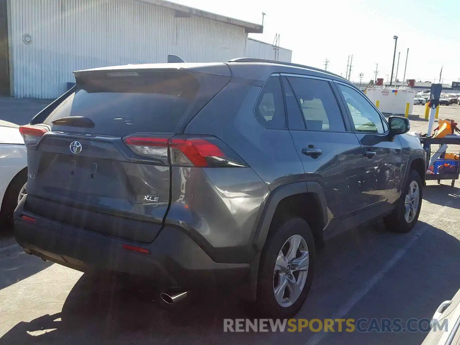 4 Photograph of a damaged car 2T3W1RFV2KC013329 TOYOTA RAV4 XLE 2019