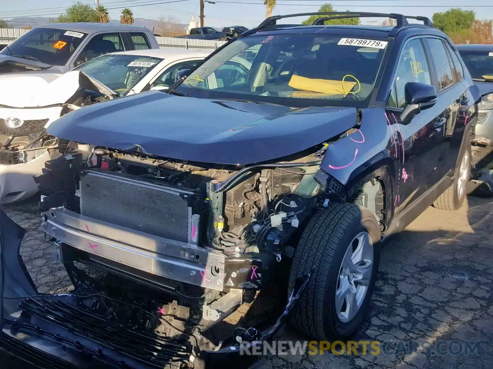 2 Photograph of a damaged car 2T3W1RFV2KW006685 TOYOTA RAV4 XLE 2019