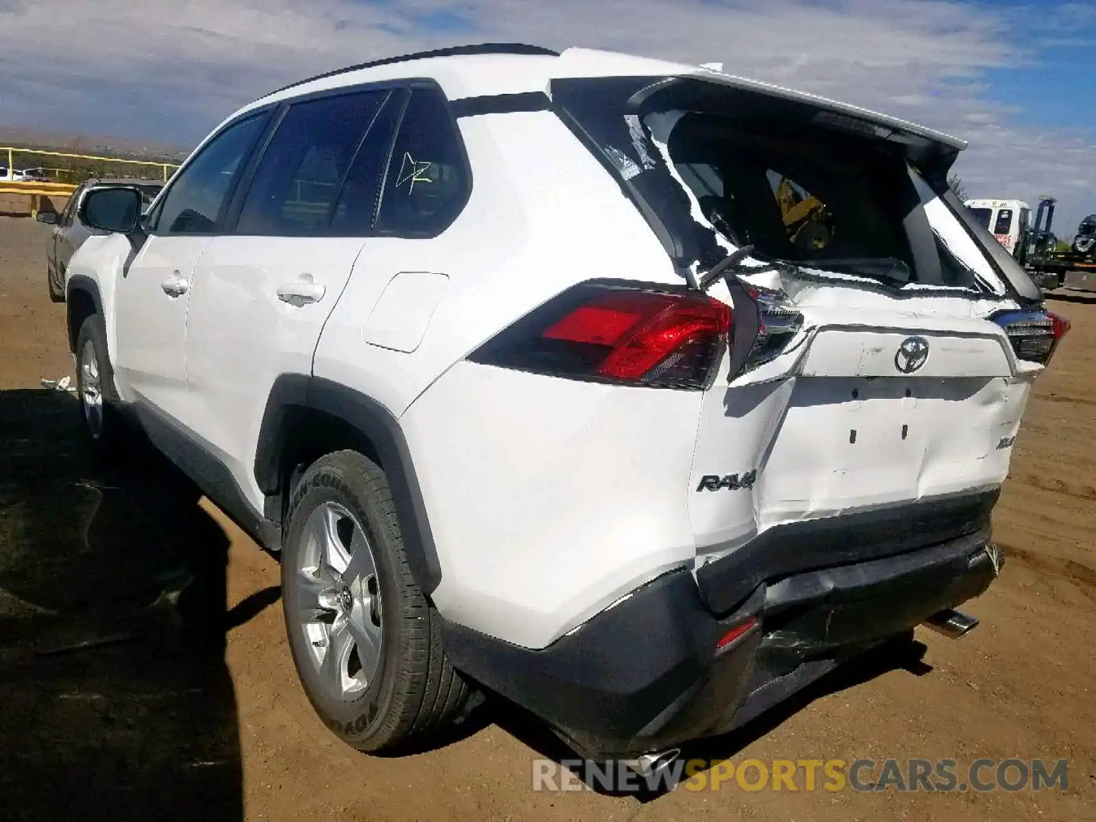 3 Photograph of a damaged car 2T3W1RFV2KW018206 TOYOTA RAV4 XLE 2019