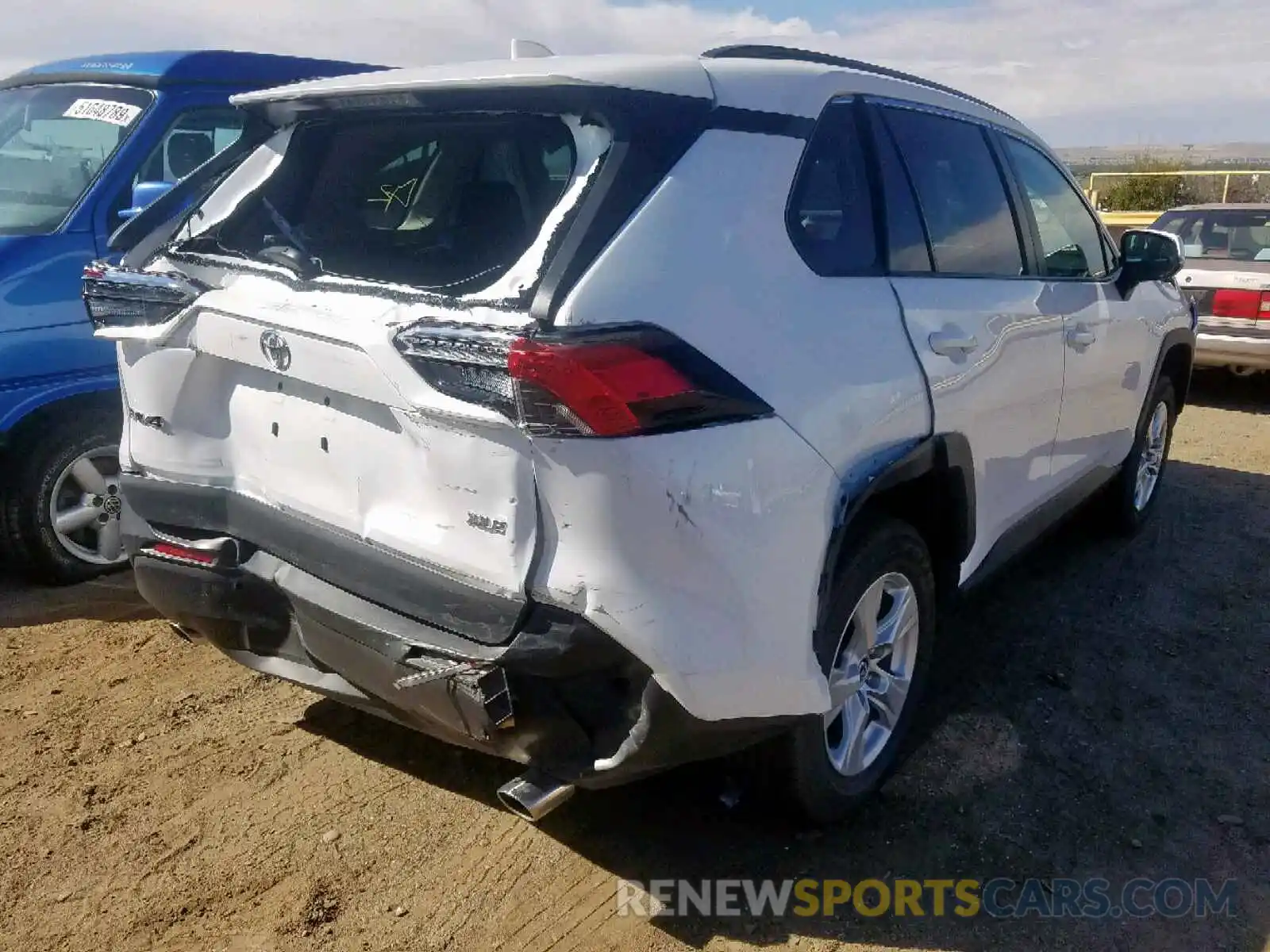 4 Photograph of a damaged car 2T3W1RFV2KW018206 TOYOTA RAV4 XLE 2019