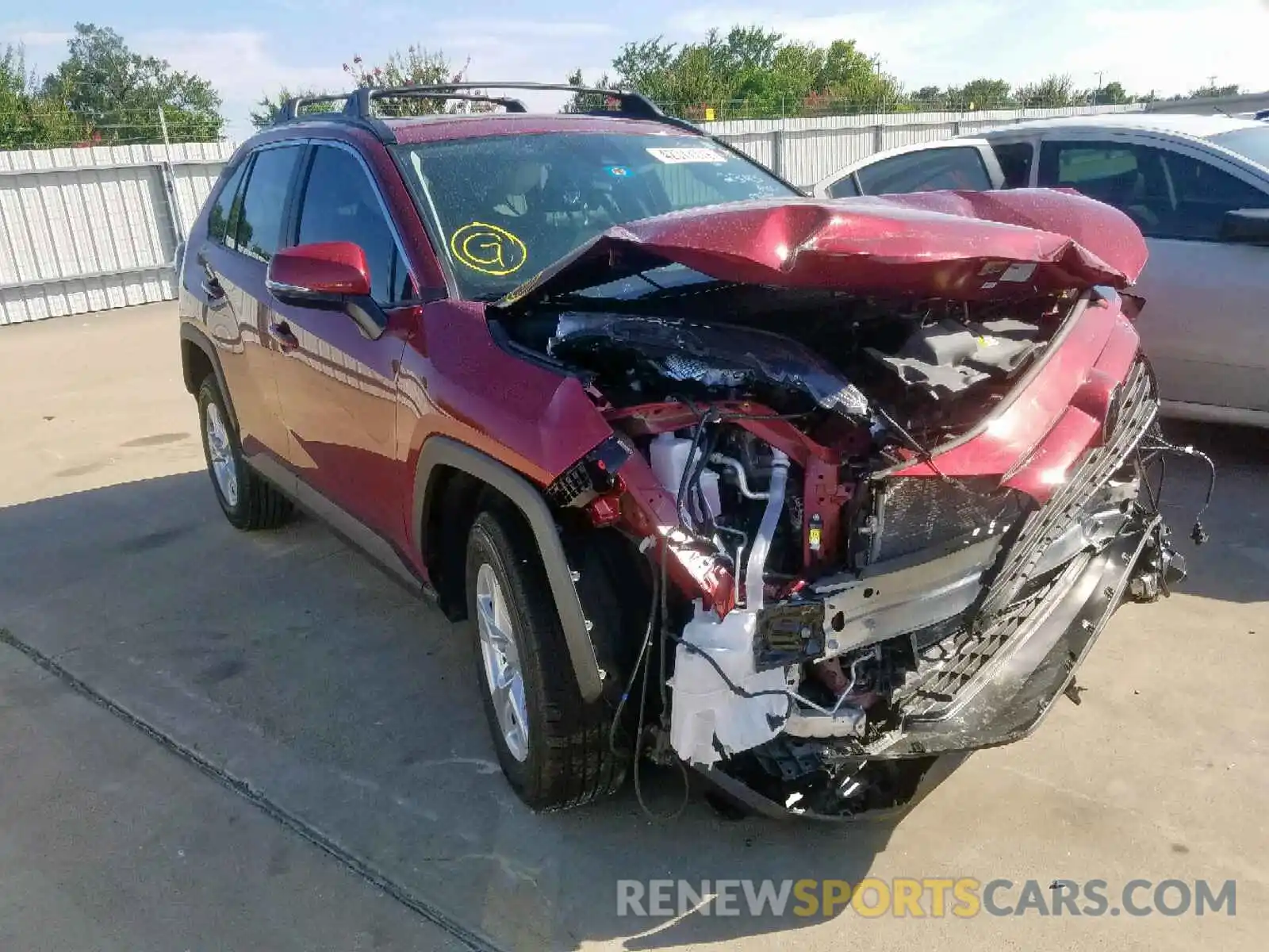 1 Photograph of a damaged car 2T3W1RFV3KW008929 TOYOTA RAV4 XLE 2019