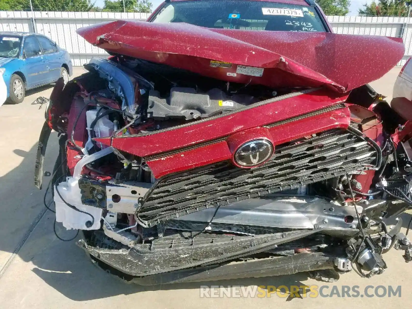 9 Photograph of a damaged car 2T3W1RFV3KW008929 TOYOTA RAV4 XLE 2019