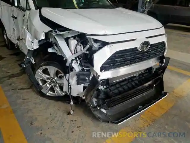 9 Photograph of a damaged car 2T3W1RFV3KW013905 TOYOTA RAV4 XLE 2019