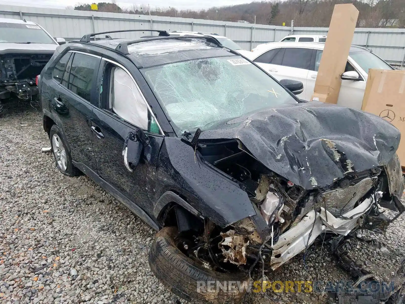 9 Photograph of a damaged car 2T3W1RFV3KW019056 TOYOTA RAV4 XLE 2019
