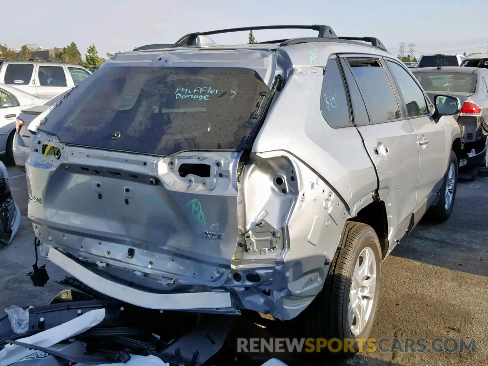 4 Photograph of a damaged car 2T3W1RFV3KW022328 TOYOTA RAV4 XLE 2019
