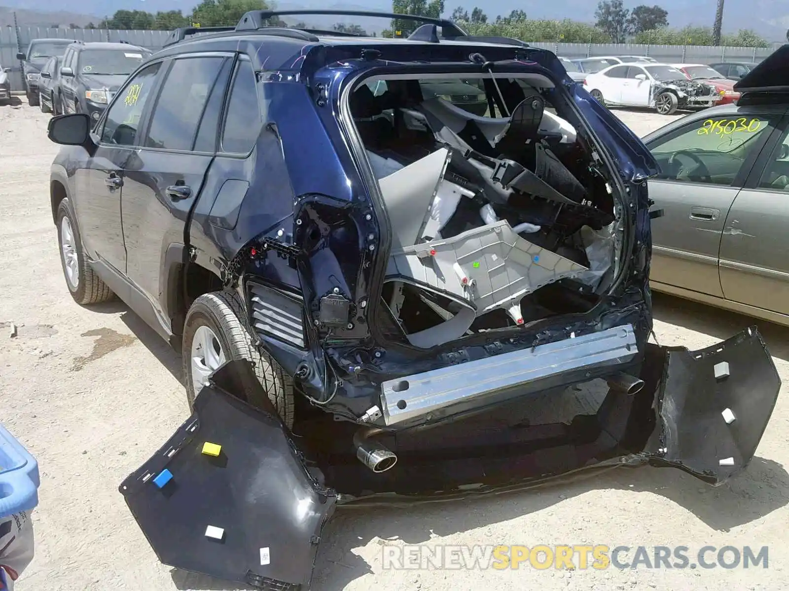 3 Photograph of a damaged car 2T3W1RFV4KW005358 TOYOTA RAV4 XLE 2019