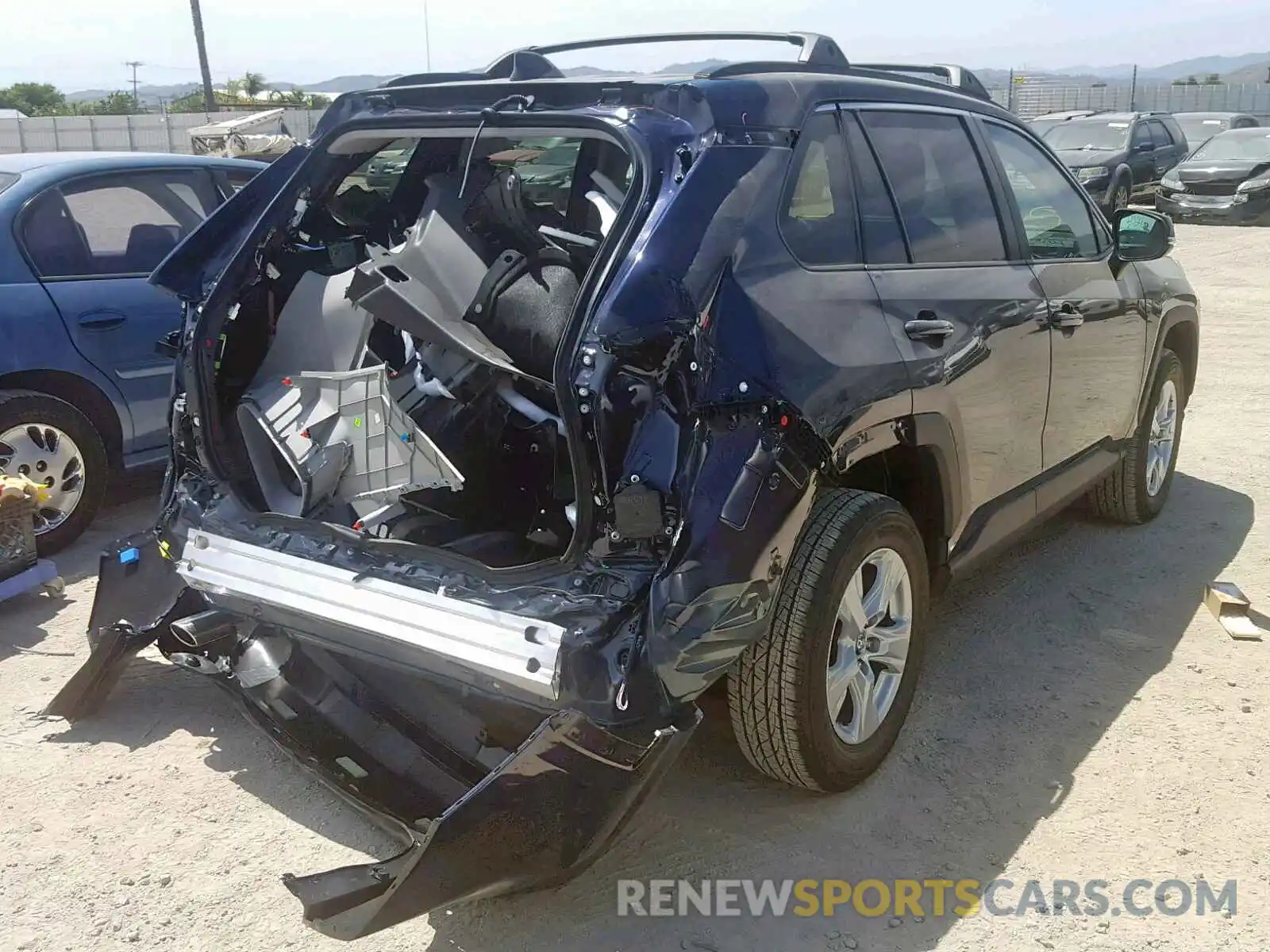 4 Photograph of a damaged car 2T3W1RFV4KW005358 TOYOTA RAV4 XLE 2019