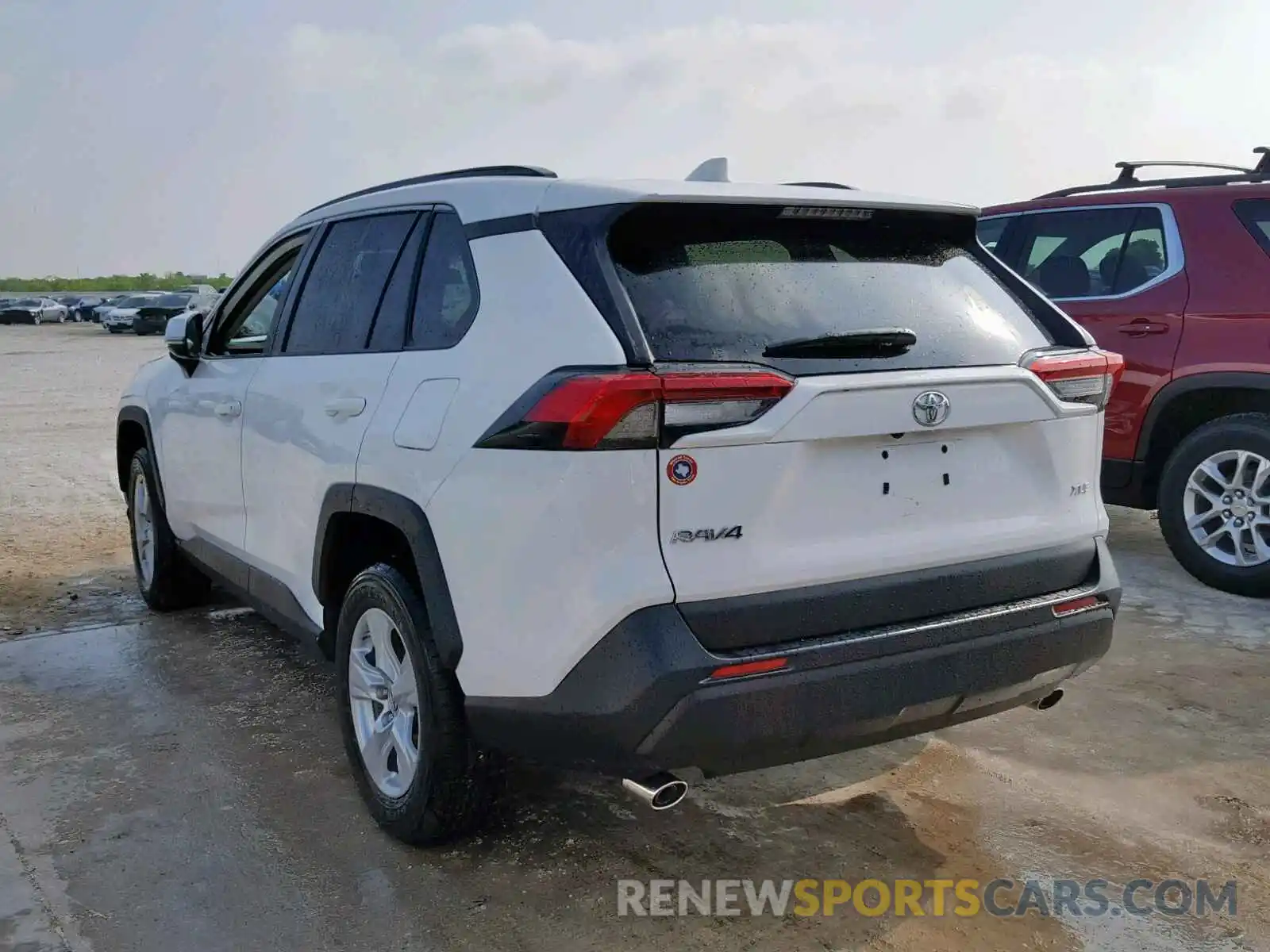 3 Photograph of a damaged car 2T3W1RFV4KW013914 TOYOTA RAV4 XLE 2019