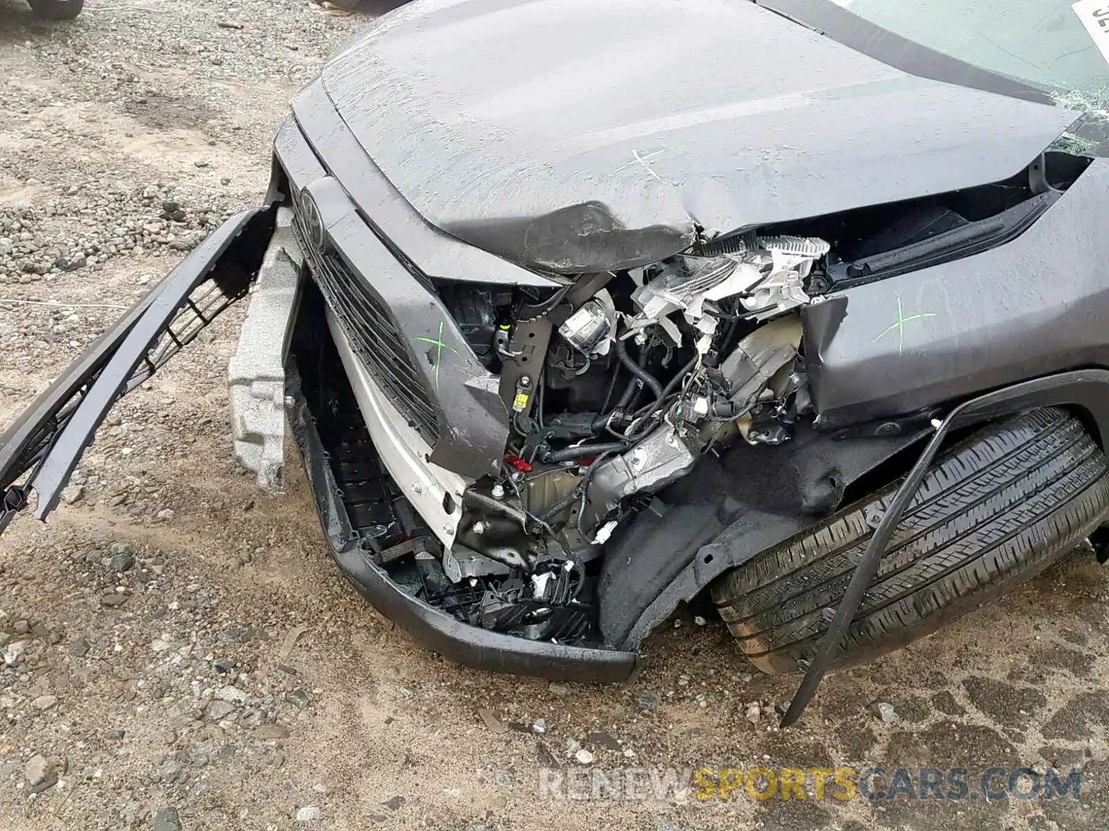 9 Photograph of a damaged car 2T3W1RFV5KC002258 TOYOTA RAV4 XLE 2019