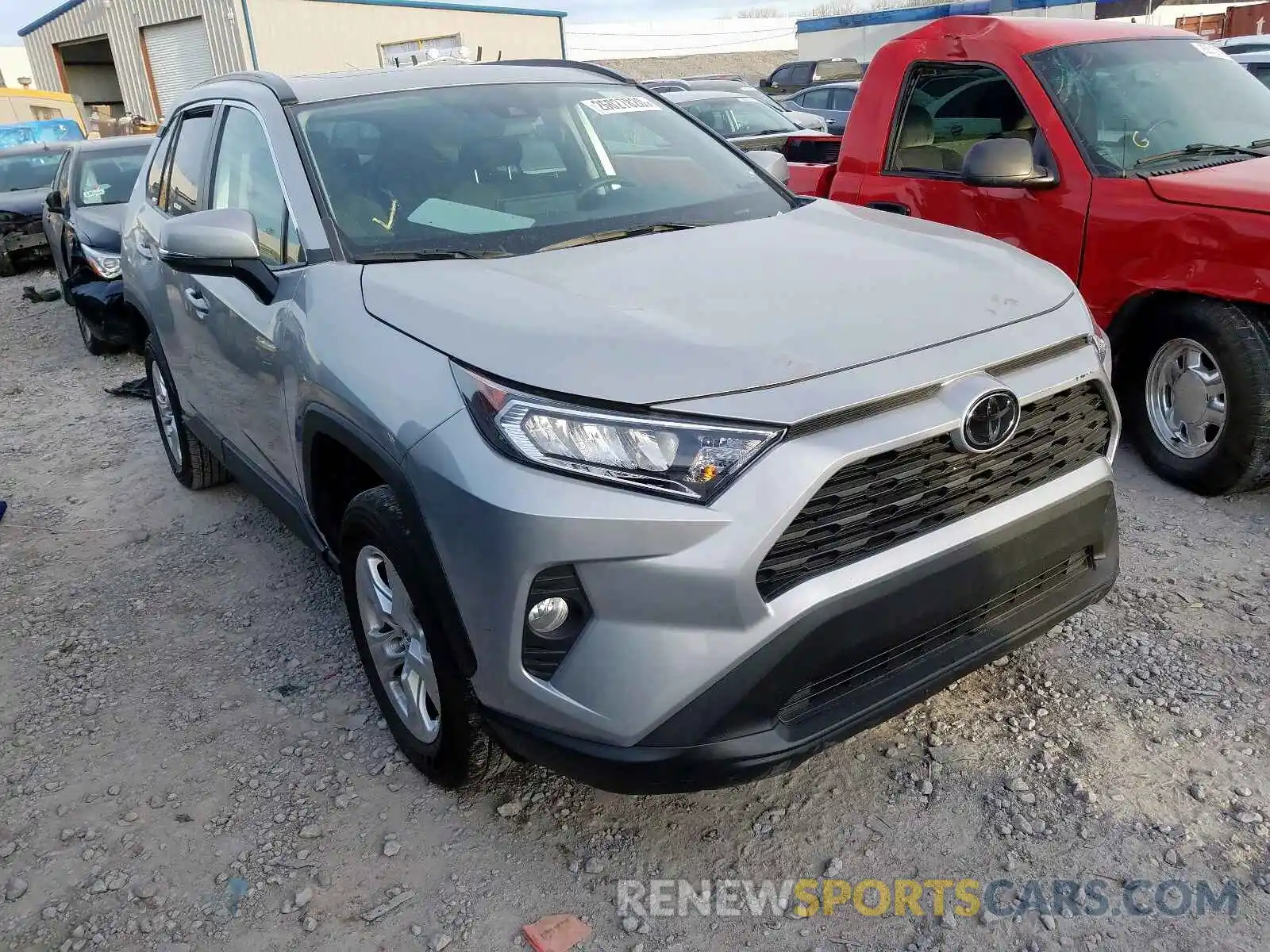 1 Photograph of a damaged car 2T3W1RFV5KW013100 TOYOTA RAV4 XLE 2019