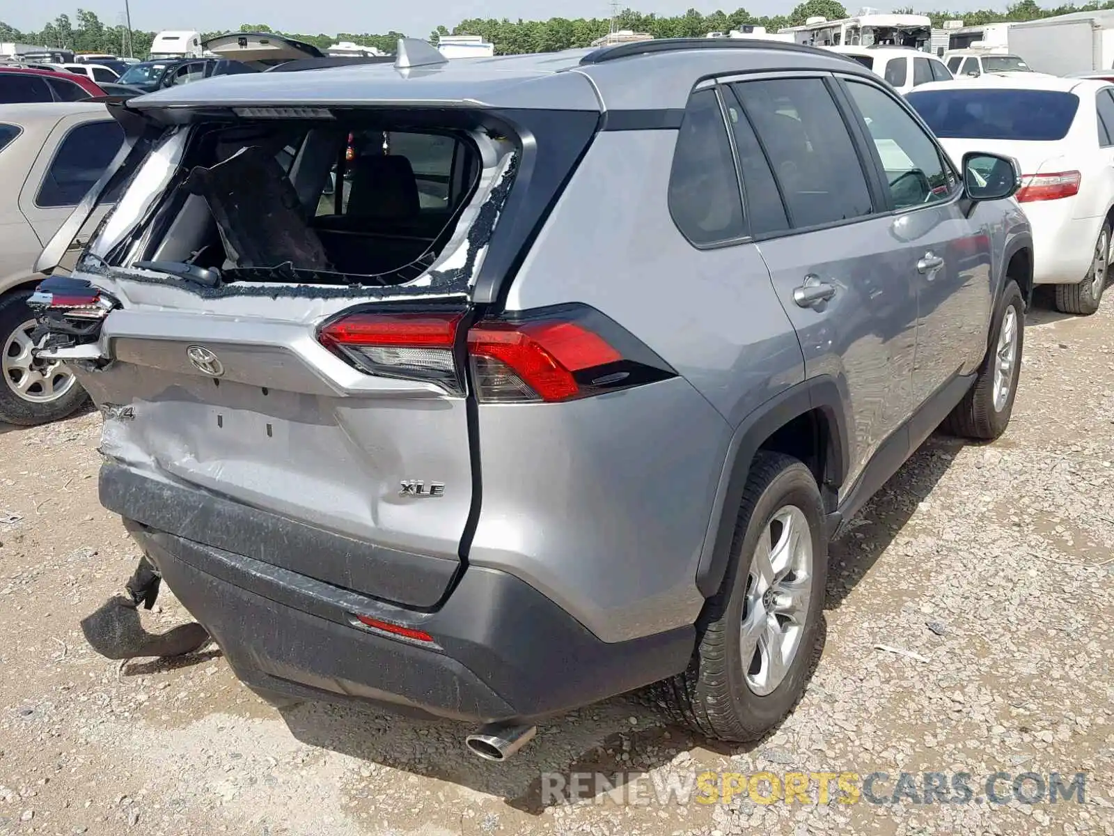 4 Photograph of a damaged car 2T3W1RFV5KW018779 TOYOTA RAV4 XLE 2019