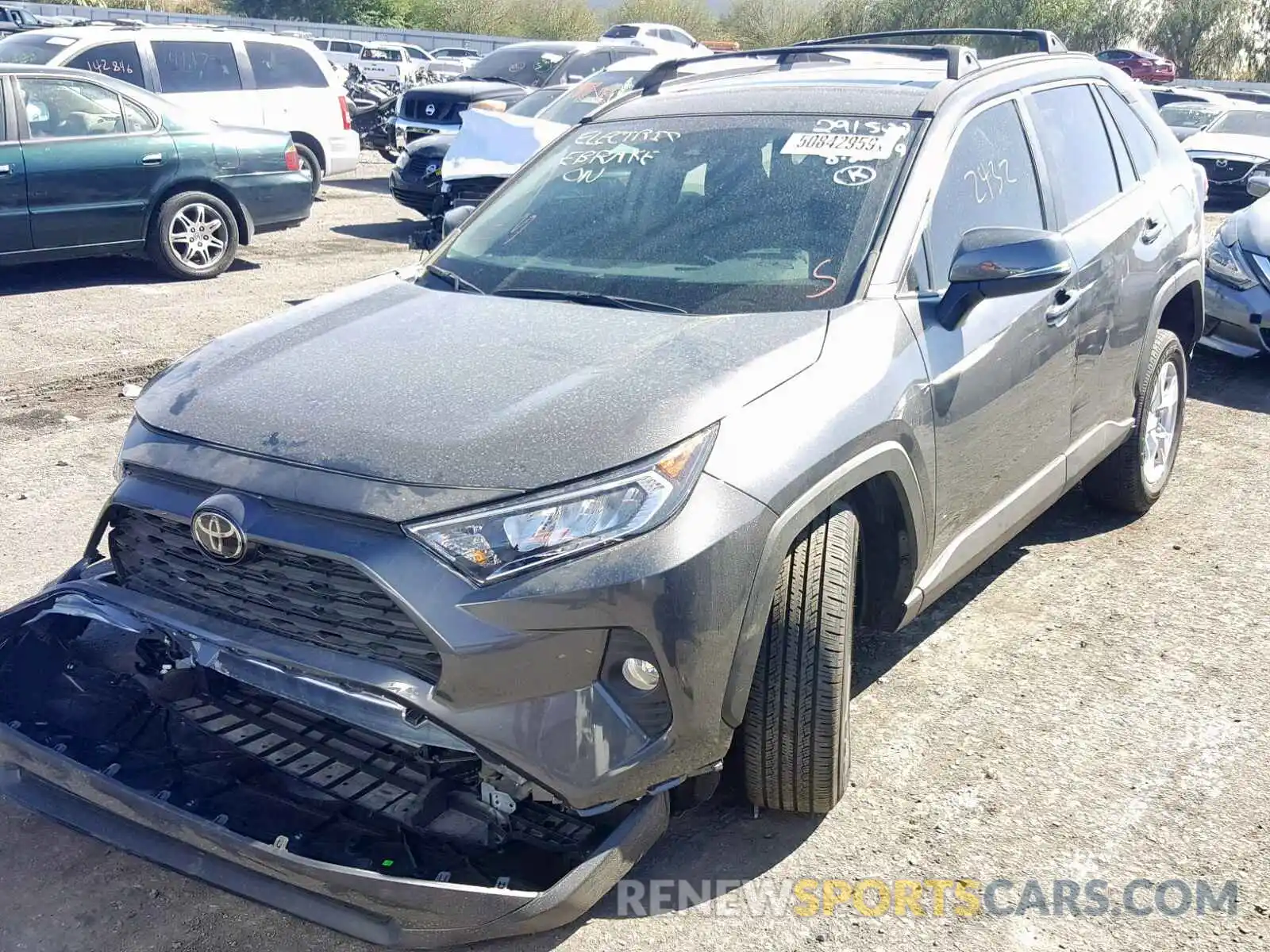 2 Photograph of a damaged car 2T3W1RFV5KW025859 TOYOTA RAV4 XLE 2019