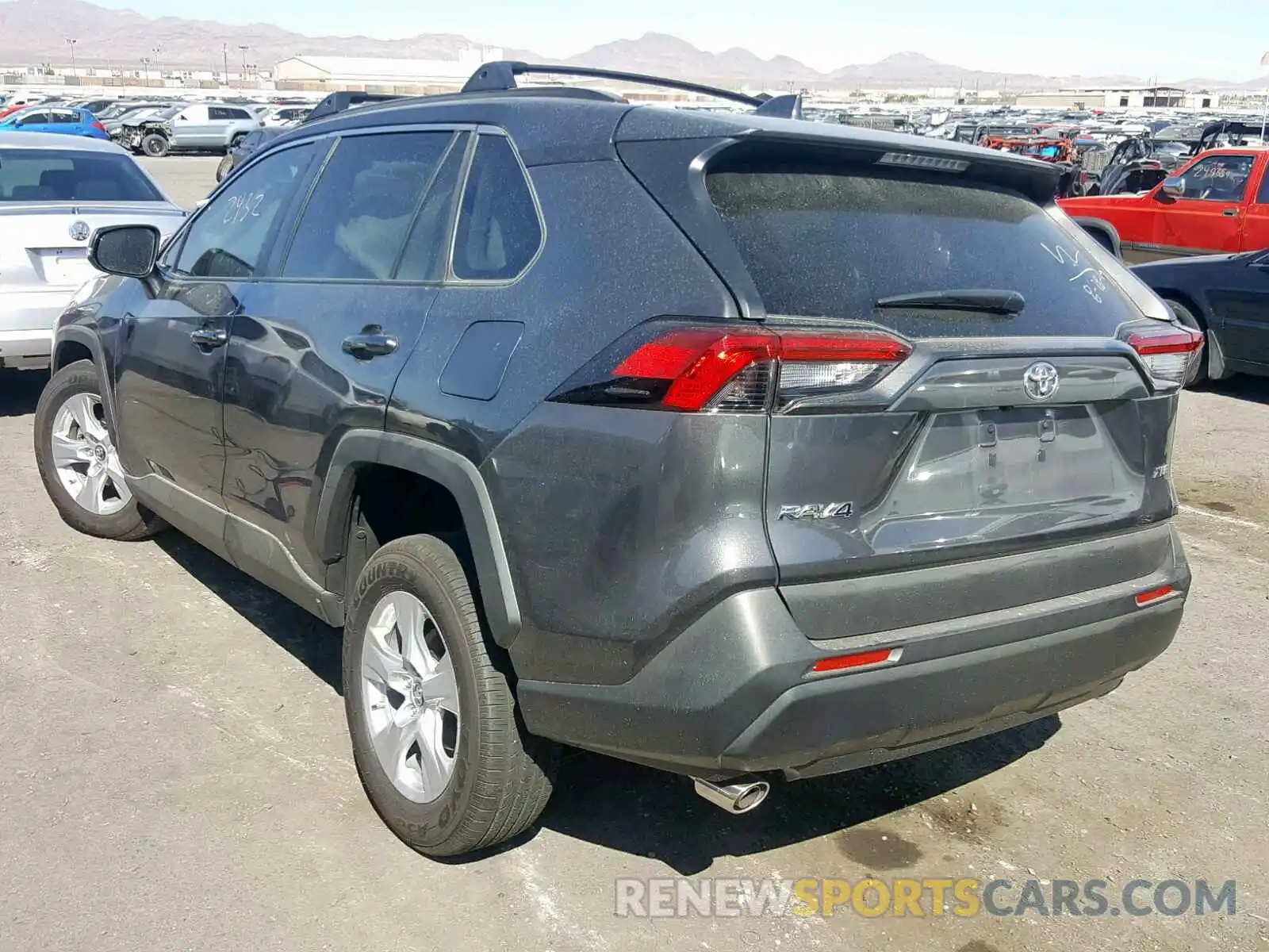 3 Photograph of a damaged car 2T3W1RFV5KW025859 TOYOTA RAV4 XLE 2019