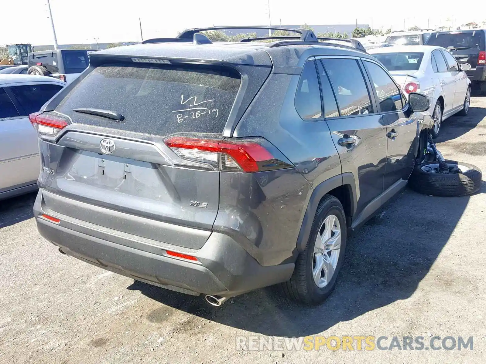 4 Photograph of a damaged car 2T3W1RFV5KW025859 TOYOTA RAV4 XLE 2019