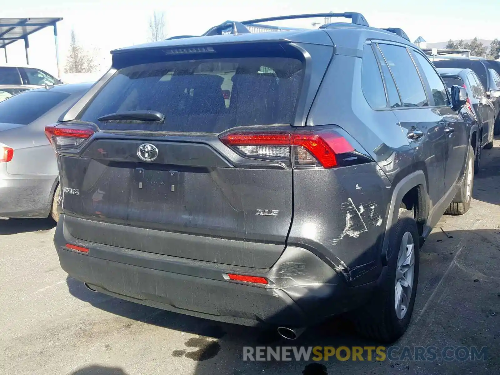 4 Photograph of a damaged car 2T3W1RFV6KC023572 TOYOTA RAV4 XLE 2019