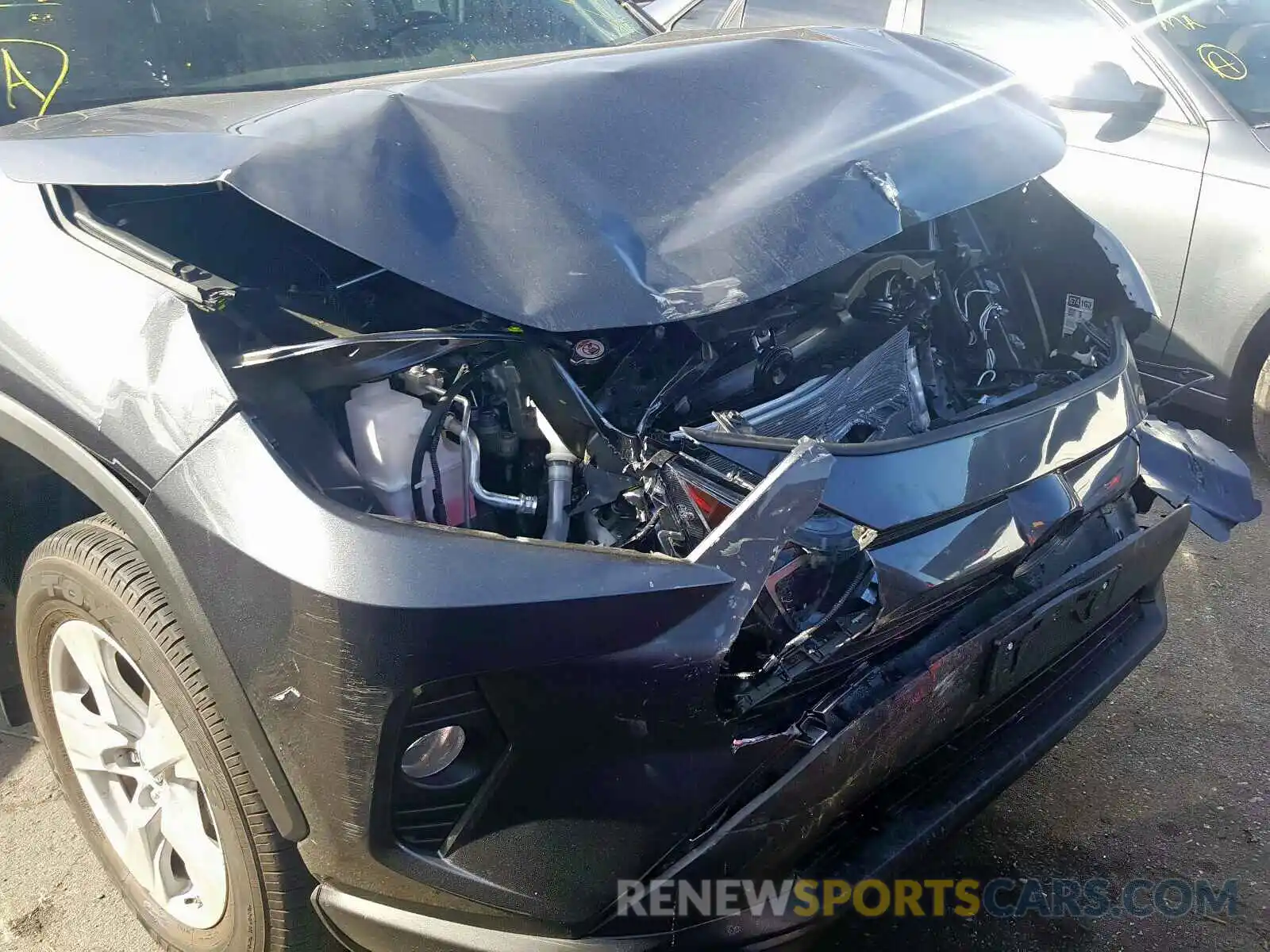 9 Photograph of a damaged car 2T3W1RFV6KC023572 TOYOTA RAV4 XLE 2019