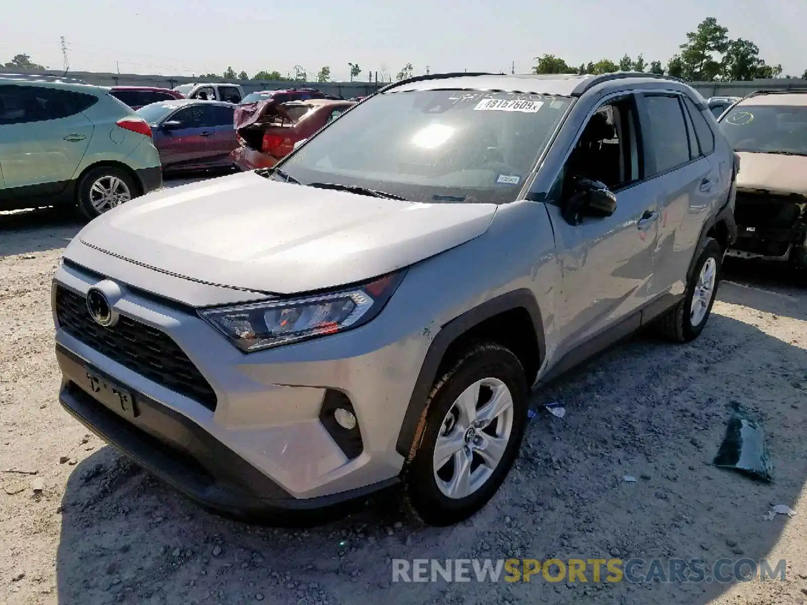 2 Photograph of a damaged car 2T3W1RFV6KW010335 TOYOTA RAV4 XLE 2019