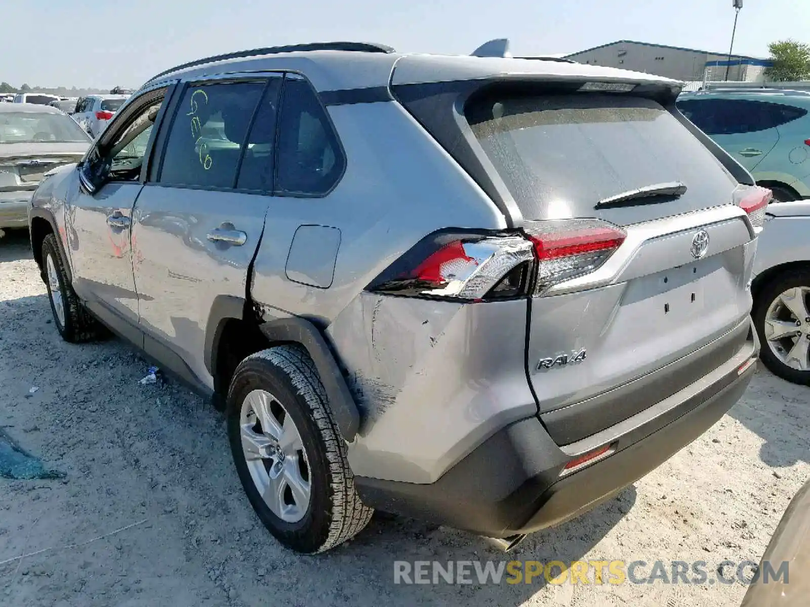 3 Photograph of a damaged car 2T3W1RFV6KW010335 TOYOTA RAV4 XLE 2019