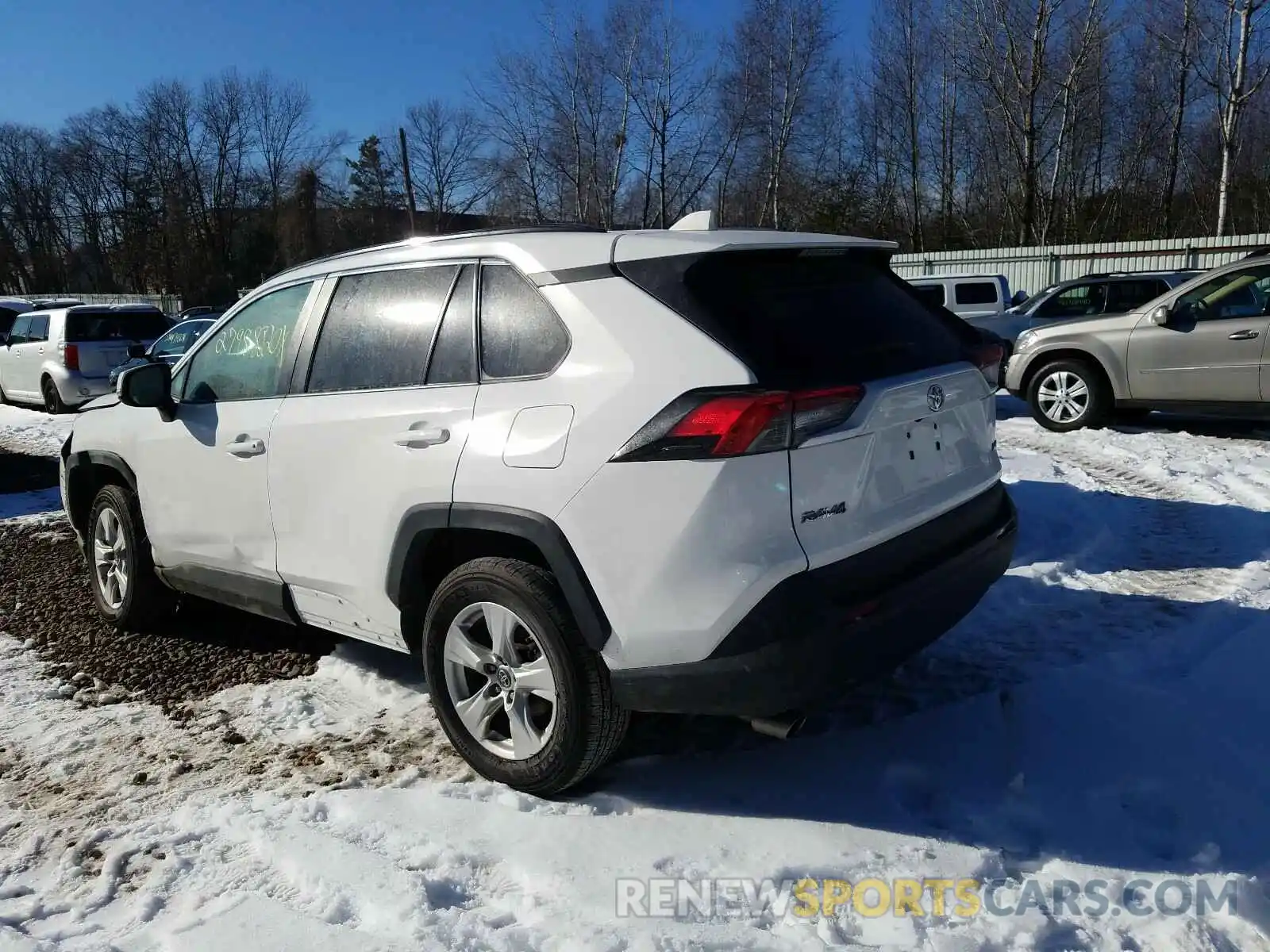 3 Photograph of a damaged car 2T3W1RFV6KW015020 TOYOTA RAV4 XLE 2019