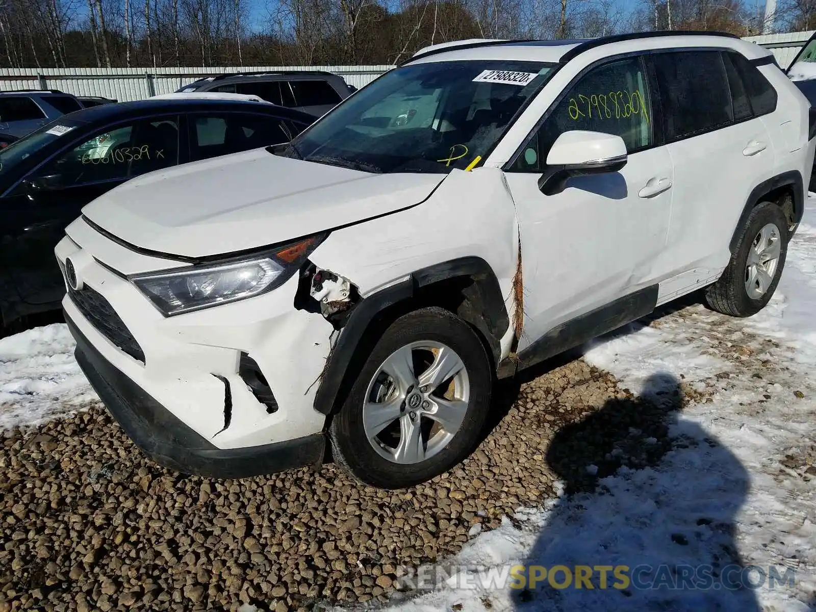 9 Photograph of a damaged car 2T3W1RFV6KW015020 TOYOTA RAV4 XLE 2019