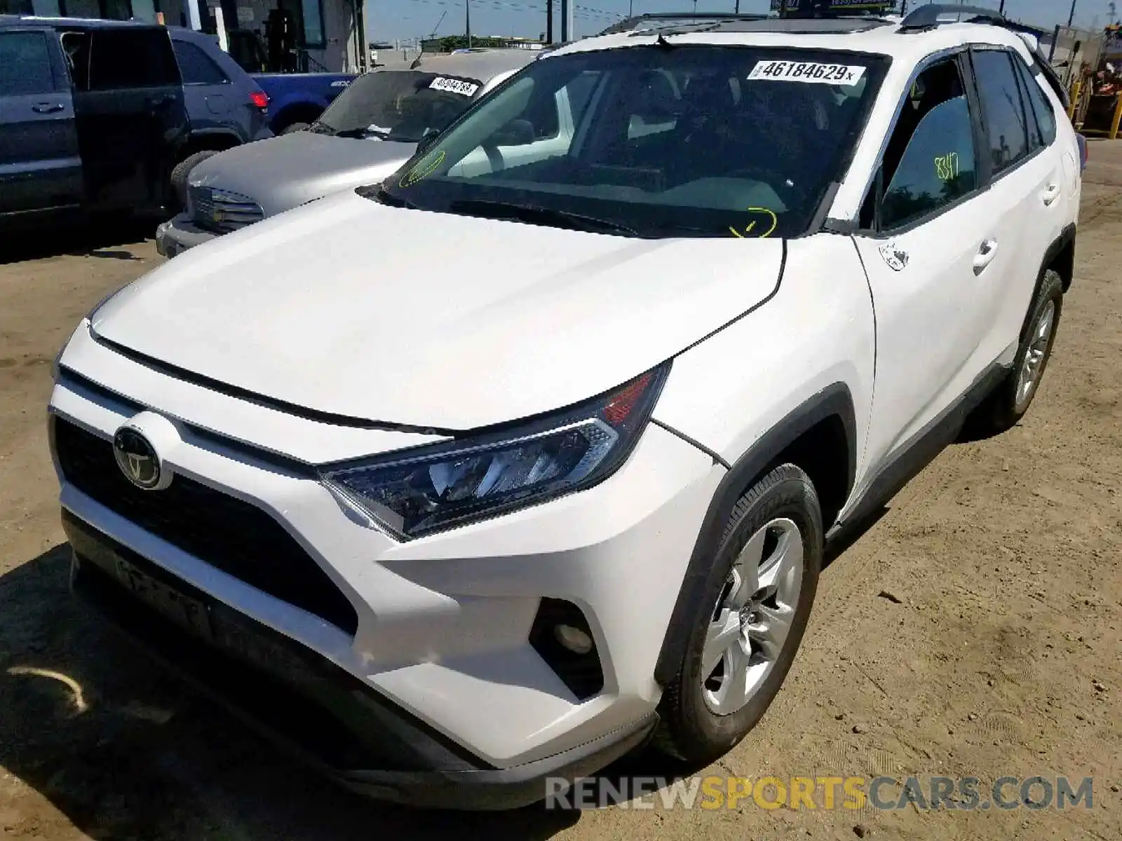 2 Photograph of a damaged car 2T3W1RFV6KW016636 TOYOTA RAV4 XLE 2019