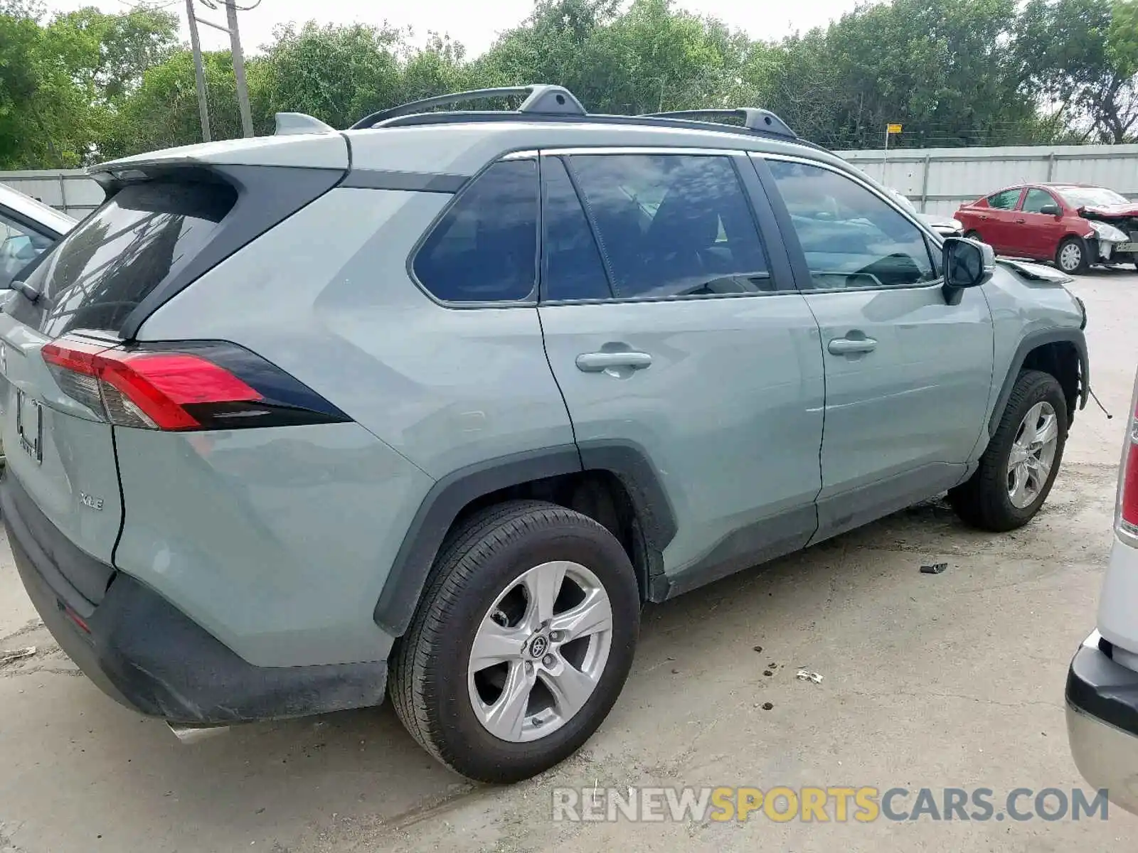 9 Фотография поврежденного автомобиля 2T3W1RFV6KW020749 TOYOTA RAV4 XLE 2019