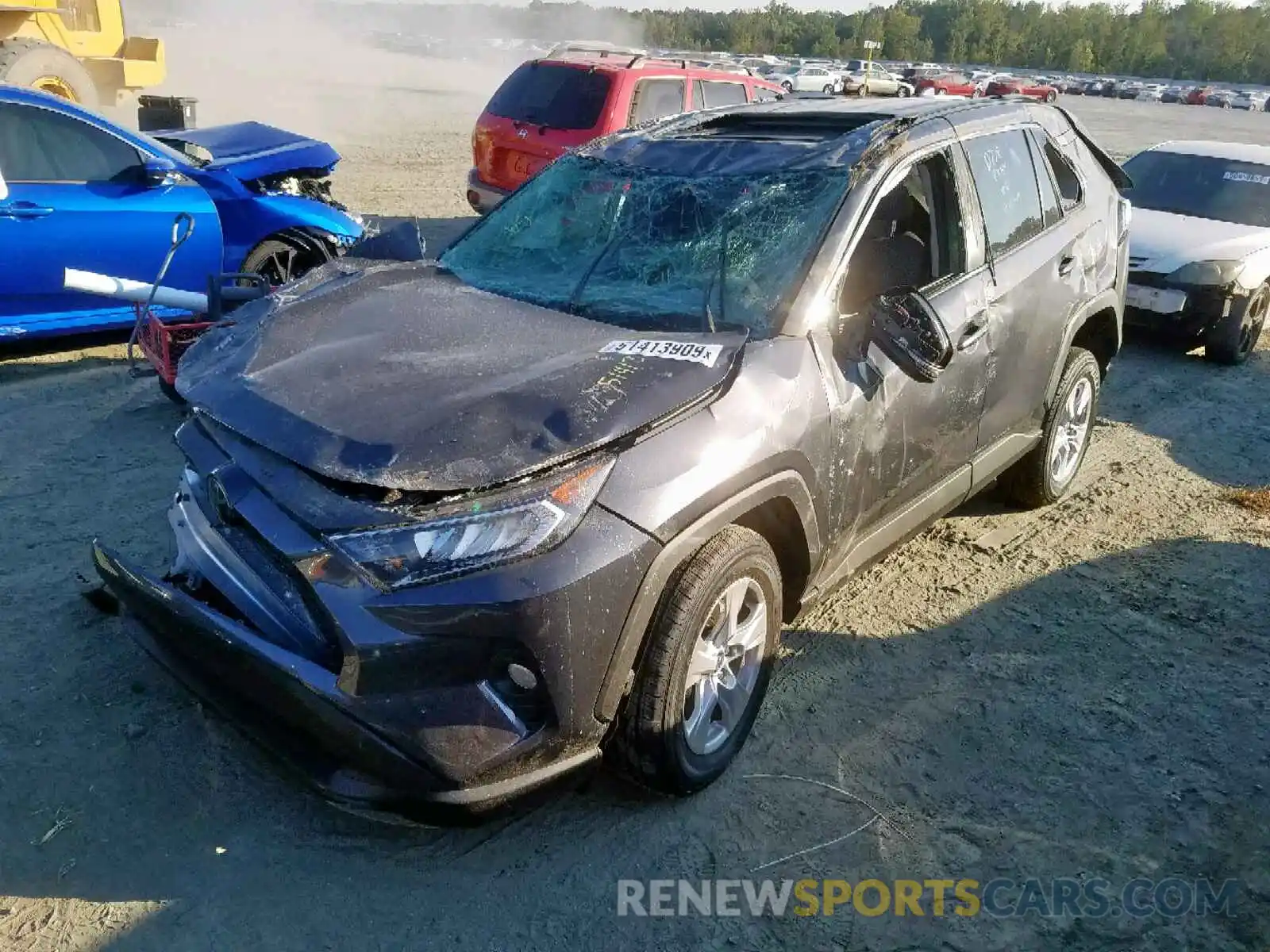 2 Photograph of a damaged car 2T3W1RFV9KW048481 TOYOTA RAV4 XLE 2019