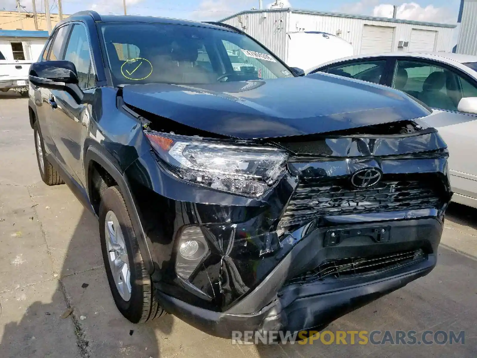 1 Photograph of a damaged car 2T3W1RFVXKC005172 TOYOTA RAV4 XLE 2019