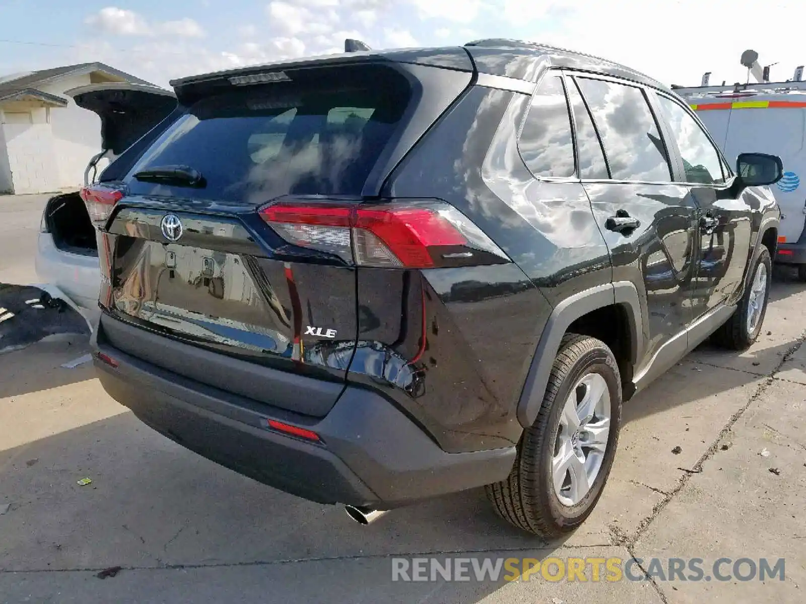 4 Photograph of a damaged car 2T3W1RFVXKC005172 TOYOTA RAV4 XLE 2019