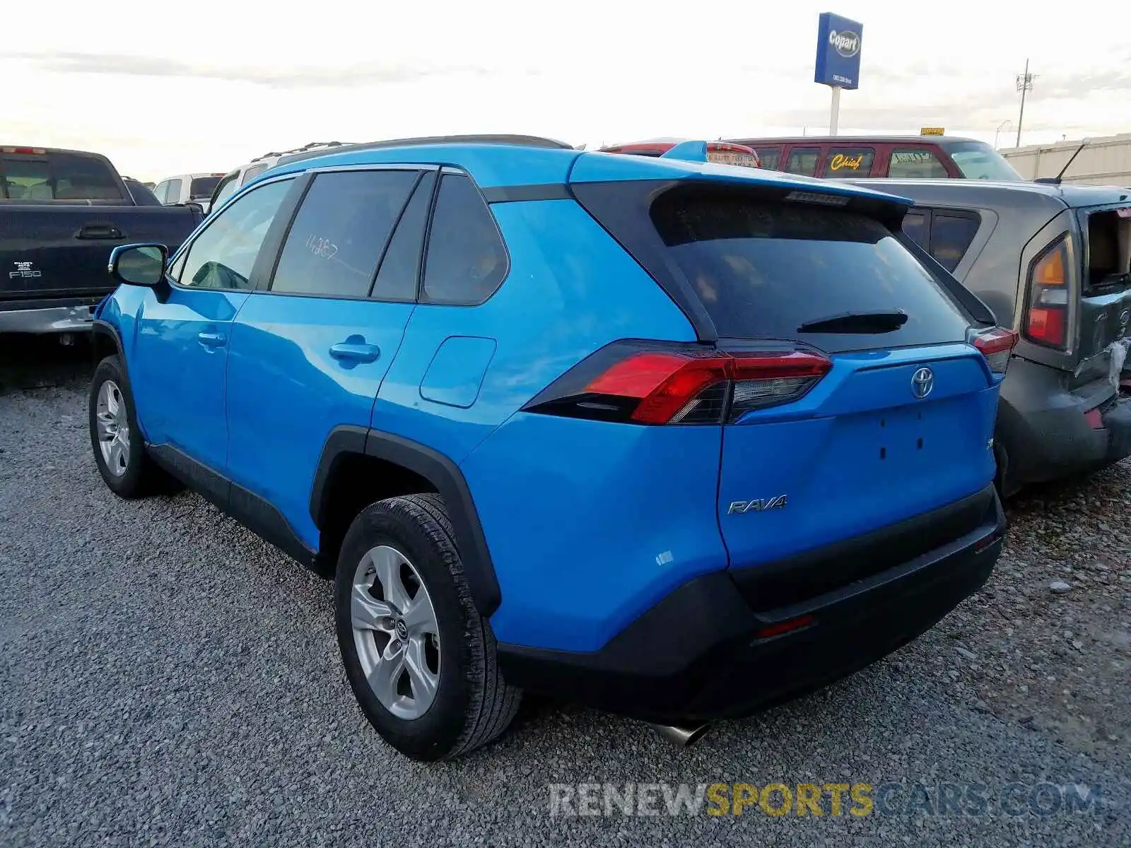 3 Фотография поврежденного автомобиля 2T3W1RFVXKW034878 TOYOTA RAV4 XLE 2019