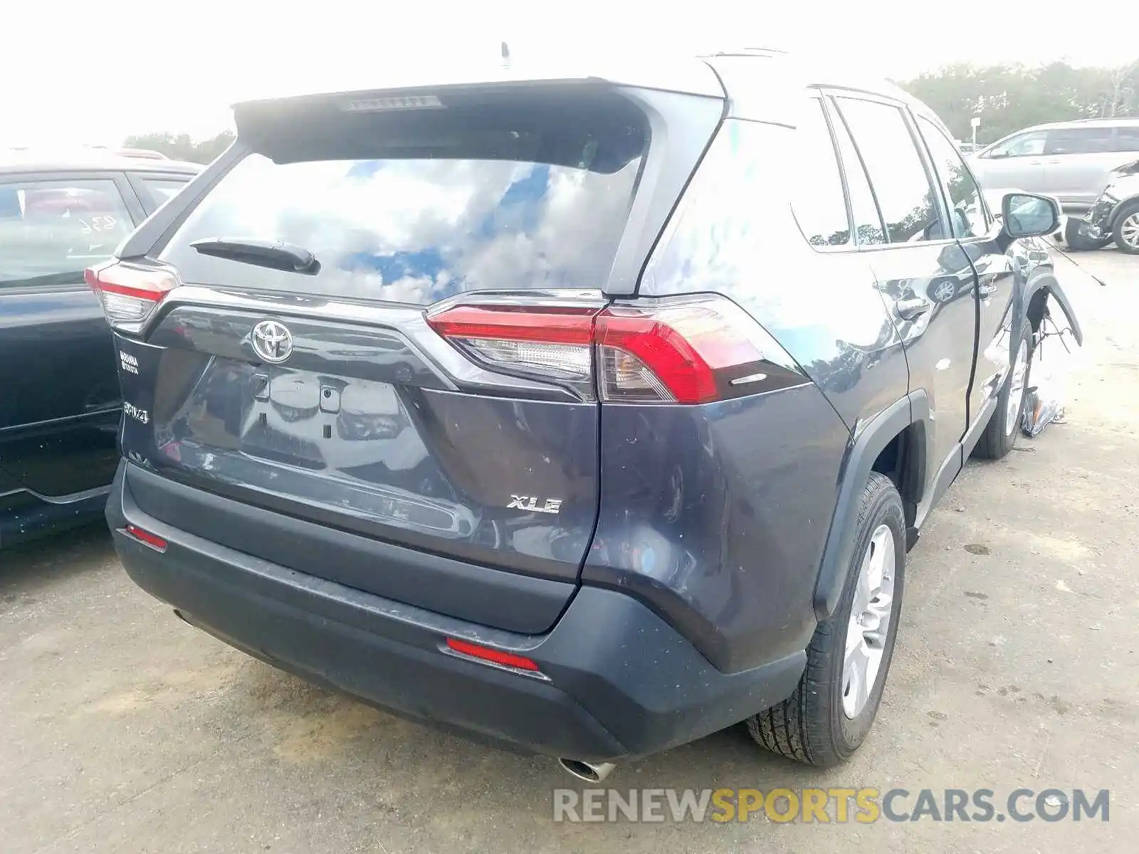 4 Фотография поврежденного автомобиля 2T3W1RFVXKW052300 TOYOTA RAV4 XLE 2019