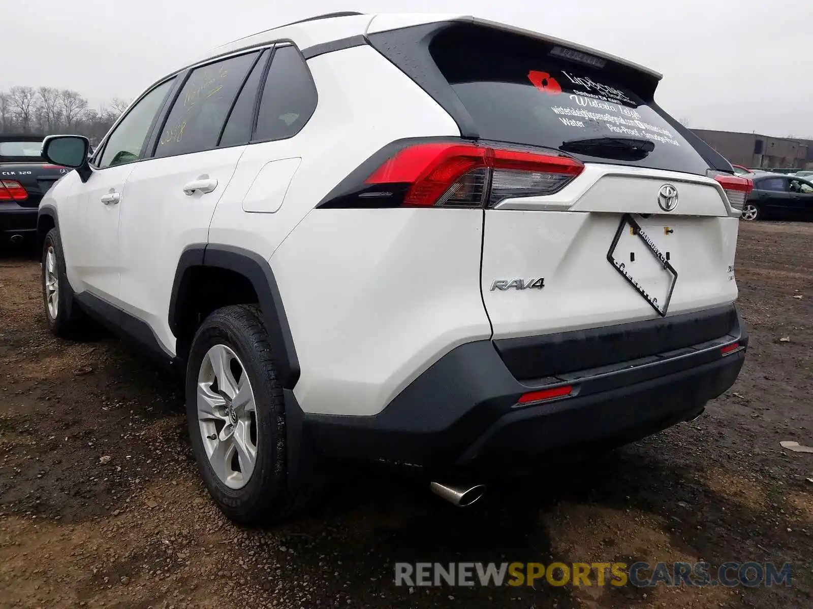 3 Photograph of a damaged car JTMP1RFV0KD023650 TOYOTA RAV4 XLE 2019