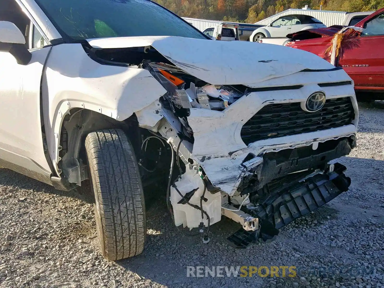 9 Photograph of a damaged car JTMP1RFV0KD028752 TOYOTA RAV4 XLE 2019