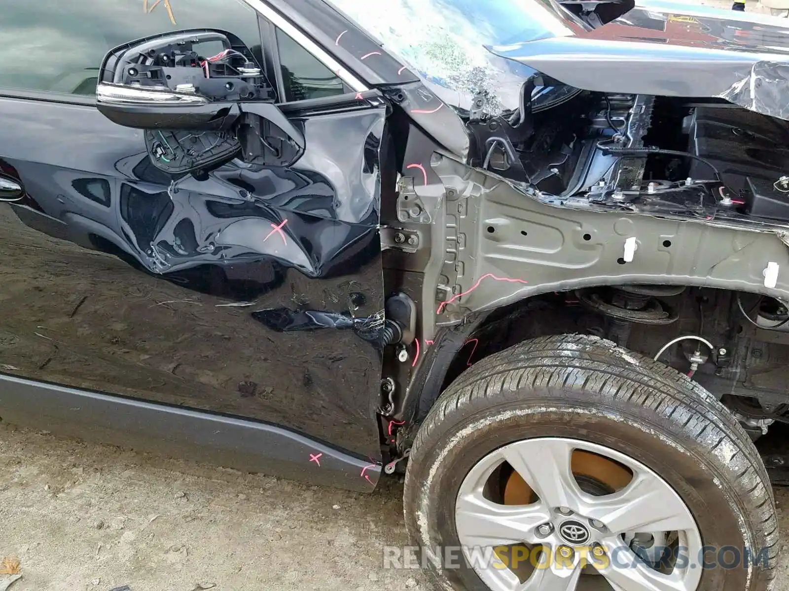 9 Photograph of a damaged car JTMP1RFV0KD504224 TOYOTA RAV4 XLE 2019