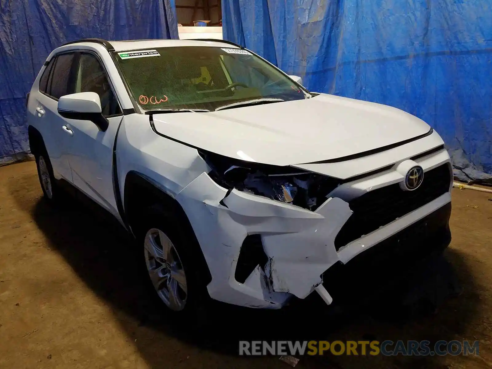 1 Photograph of a damaged car JTMP1RFV0KD507060 TOYOTA RAV4 XLE 2019