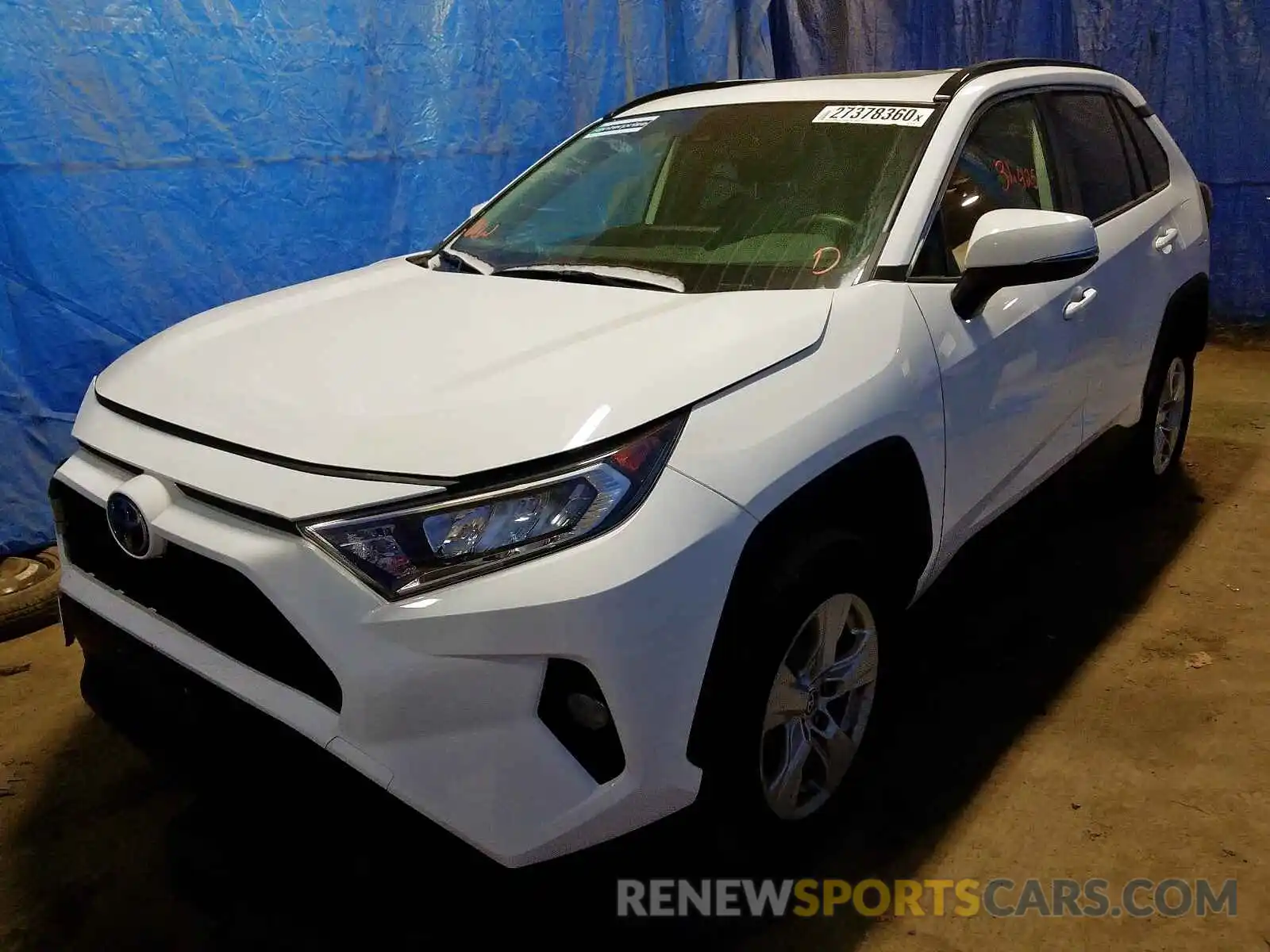 2 Photograph of a damaged car JTMP1RFV0KD507060 TOYOTA RAV4 XLE 2019