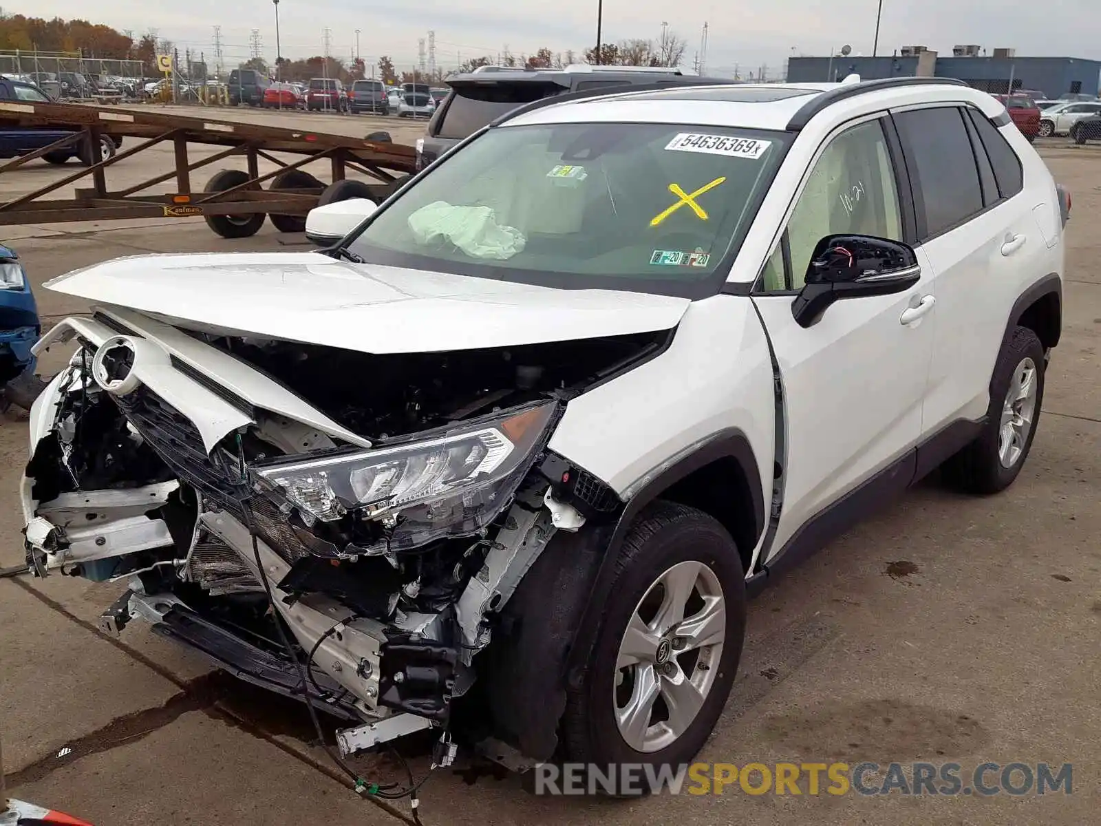 2 Photograph of a damaged car JTMP1RFV1KD007893 TOYOTA RAV4 XLE 2019